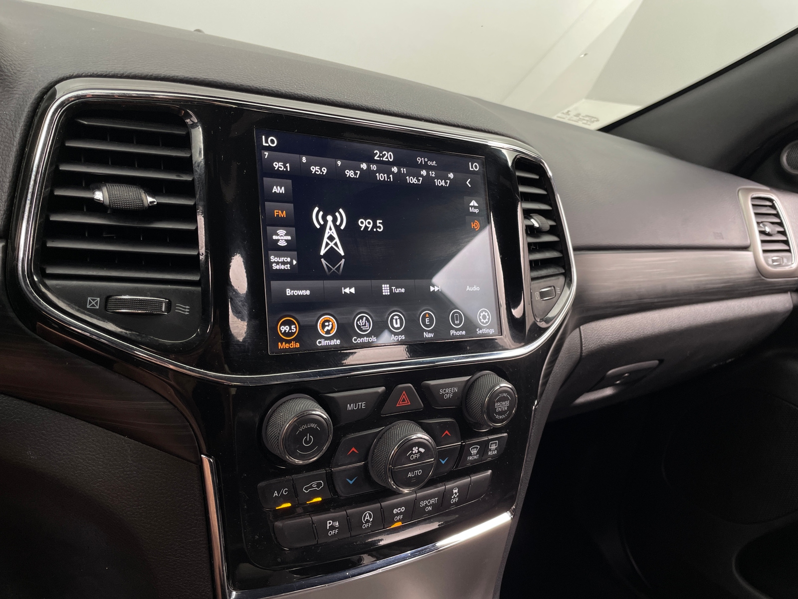 Thumbnail: 2021 Jeep Grand Cherokee - 3