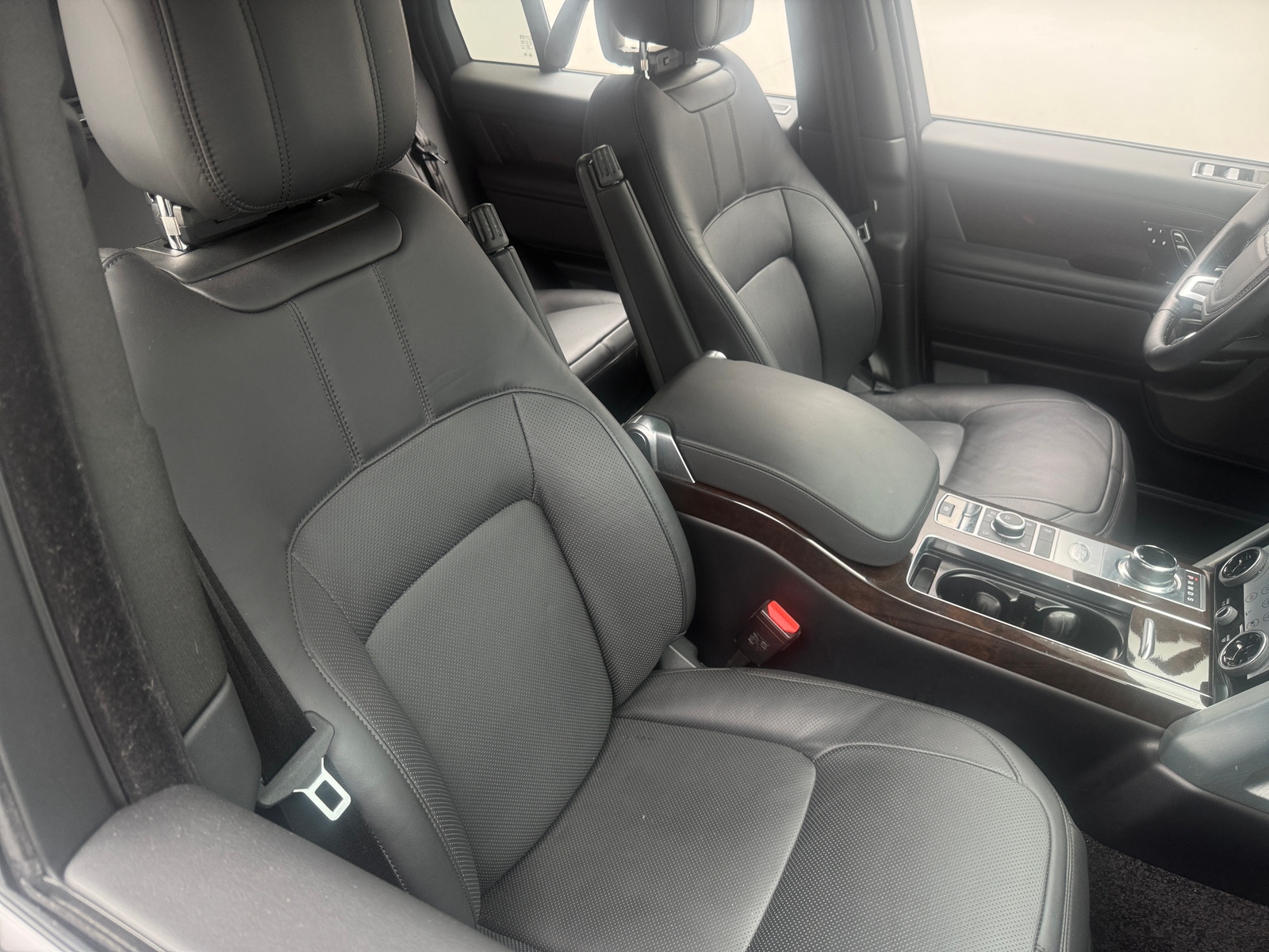 Thumbnail: 2020 Land Rover Range Rover - 2