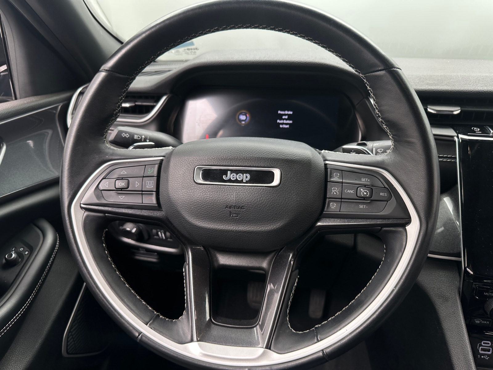 Thumbnail: 2022 Jeep Grand Cherokee L - 4