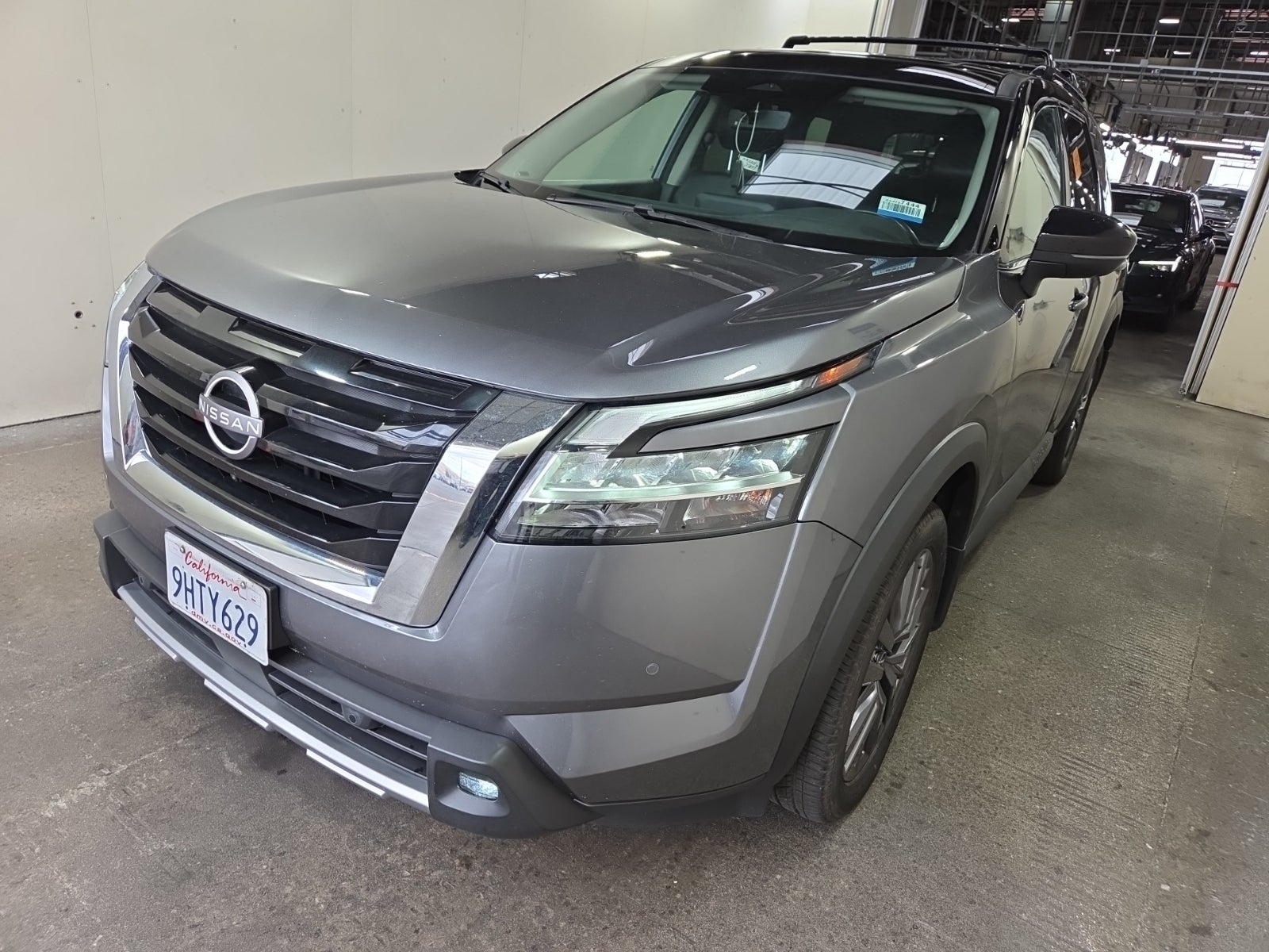 2023 Nissan Pathfinder SL