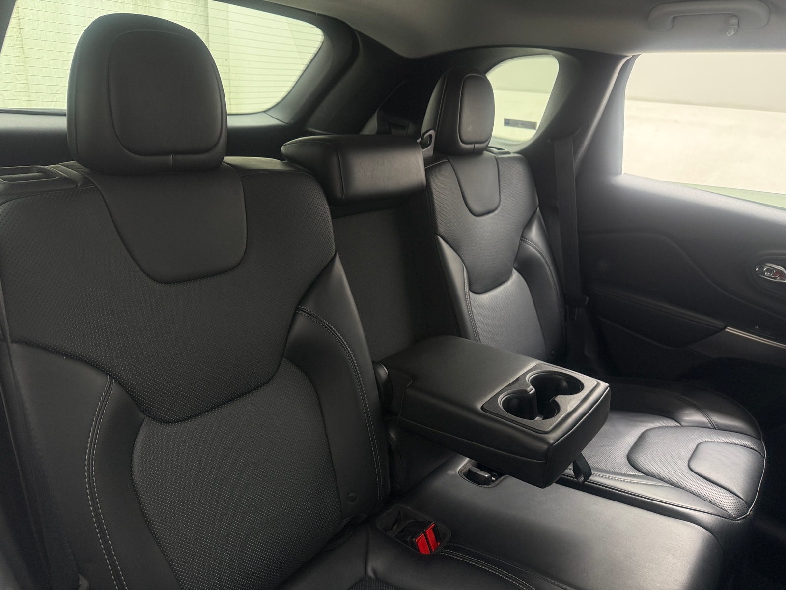 Thumbnail: 2019 Jeep Cherokee - 5