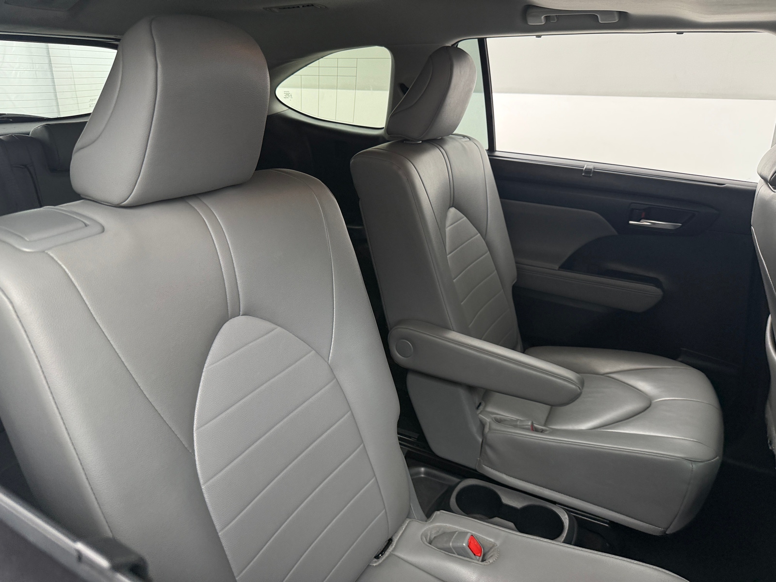 Thumbnail: 2023 Toyota Highlander - 5