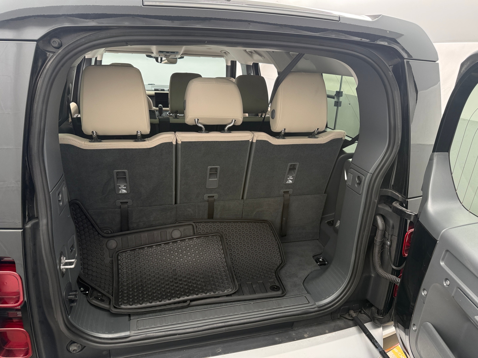 Thumbnail: 2024 Land Rover Defender - 6
