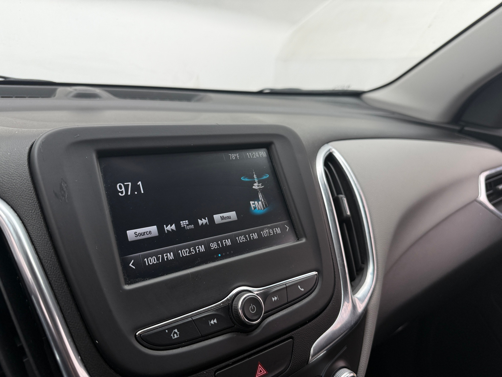 Thumbnail: 2018 Chevrolet Equinox - 4