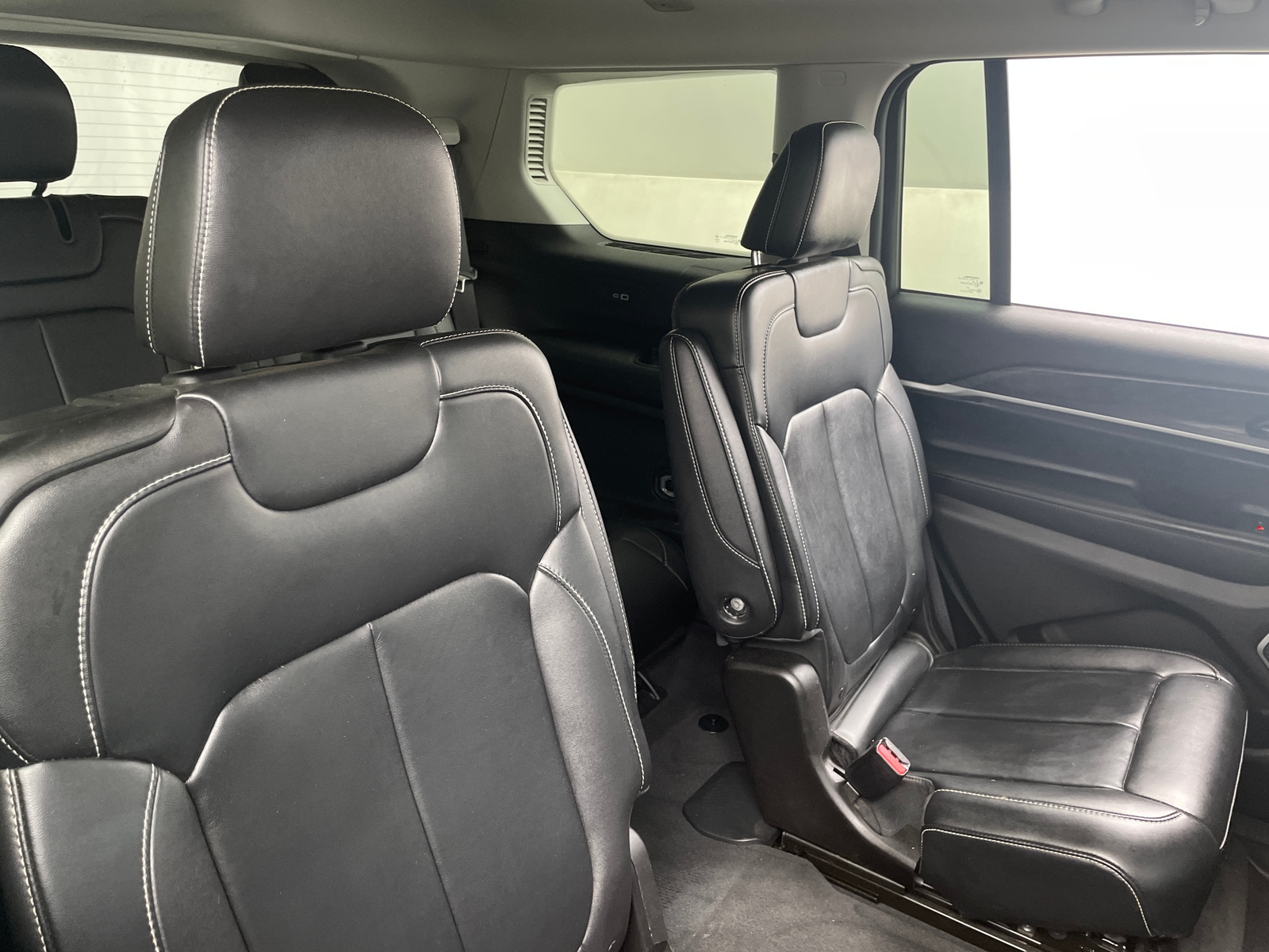 Thumbnail: 2022 Jeep Grand Cherokee L - 5