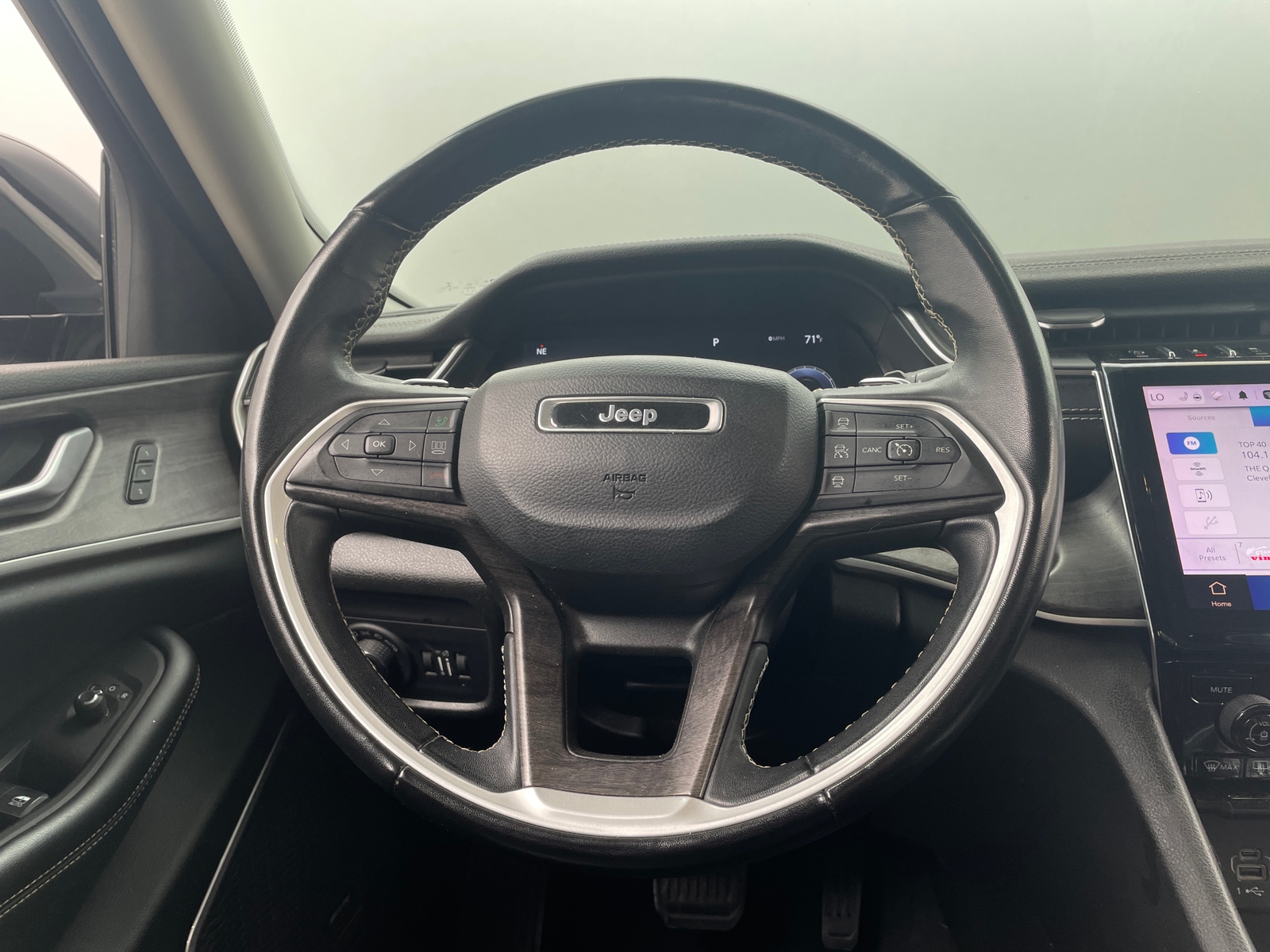 Thumbnail: 2022 Jeep Grand Cherokee L - 4