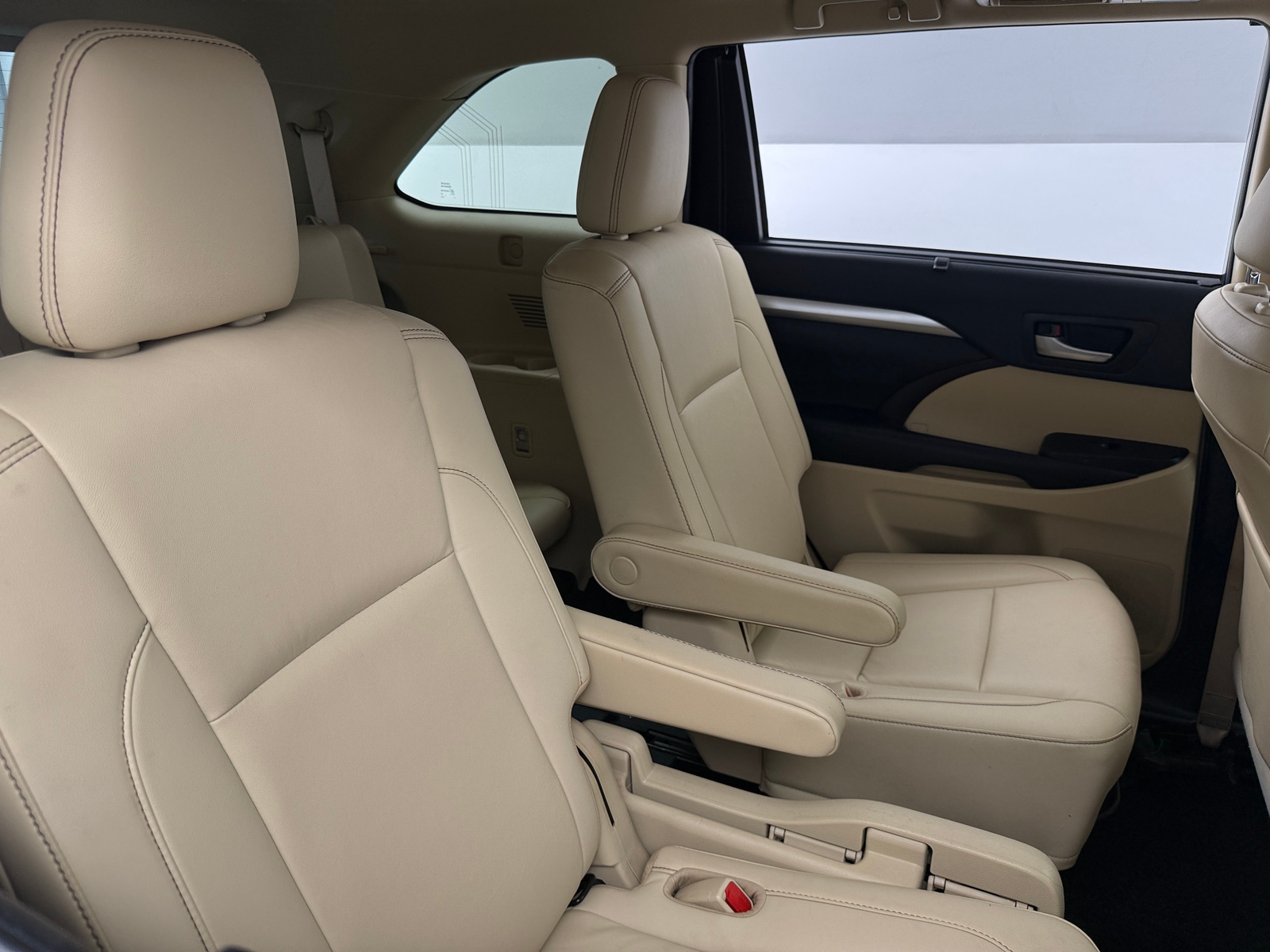 Thumbnail: 2019 Toyota Highlander - 5
