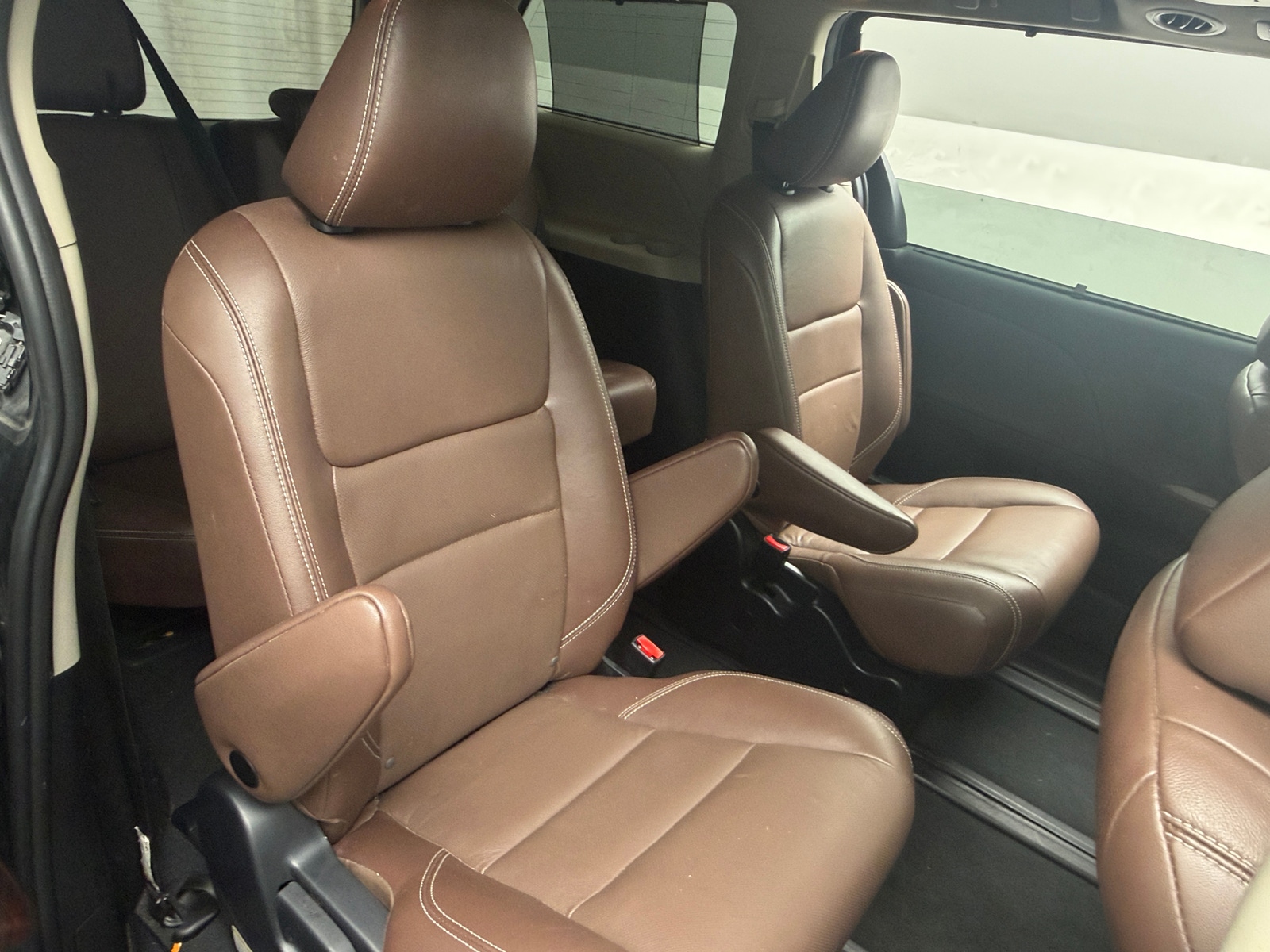Thumbnail: 2020 Toyota Sienna - 5