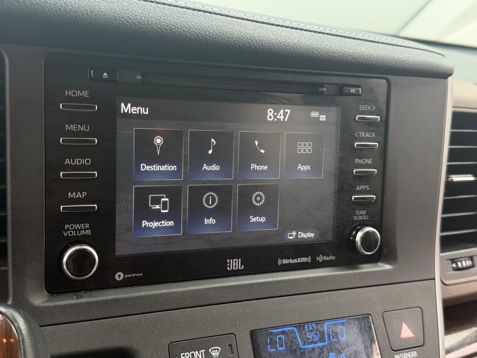 Thumbnail: 2020 Toyota Sienna - 3