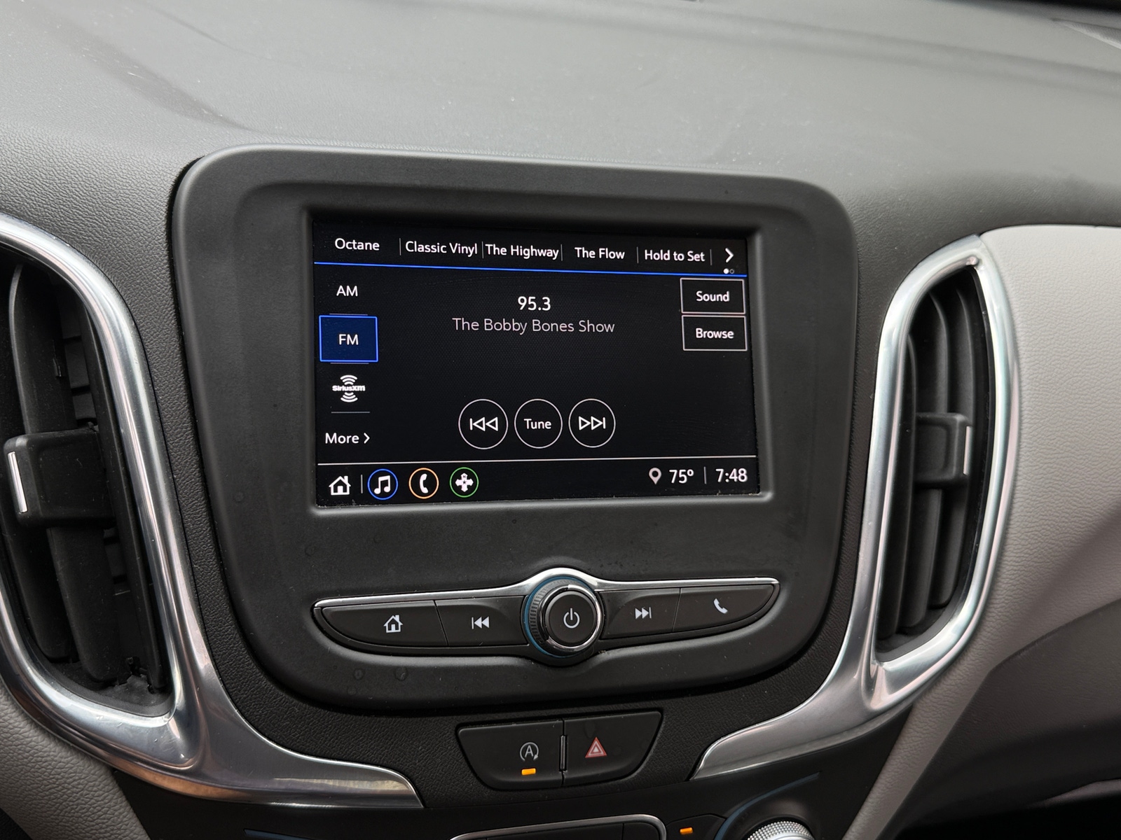 Thumbnail: 2023 Chevrolet Equinox - 4