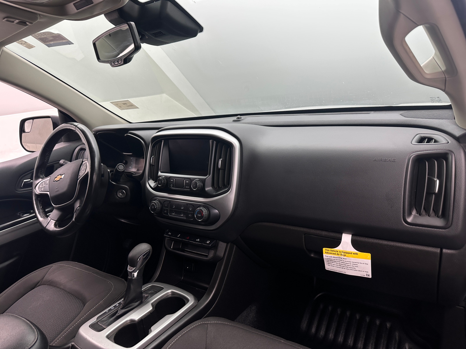 Thumbnail: 2022 Chevrolet Colorado - 3