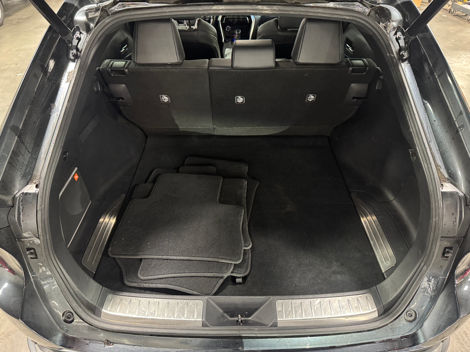 Thumbnail: 2021 Toyota Venza - 6