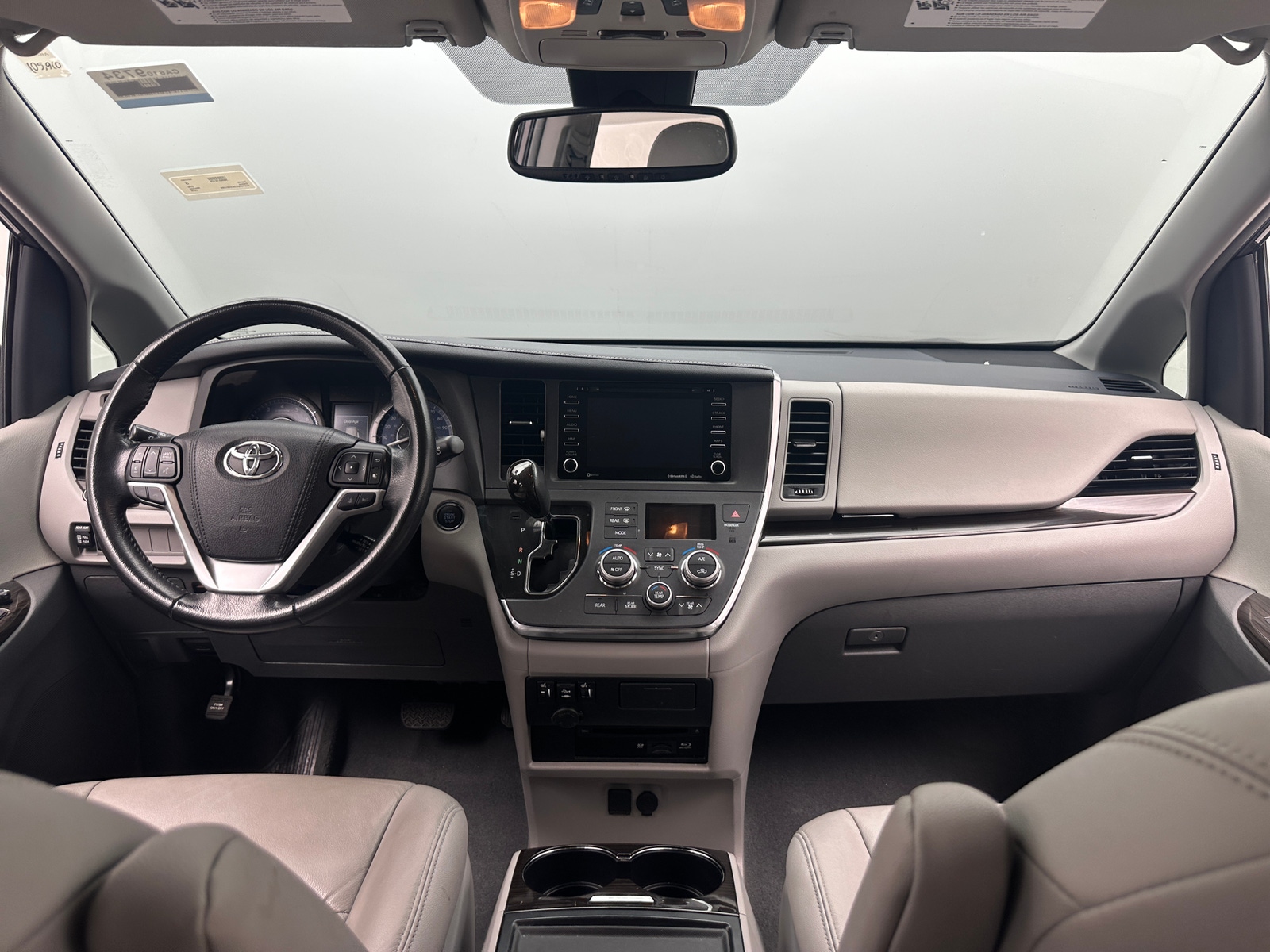 Thumbnail: 2019 Toyota Sienna - 3