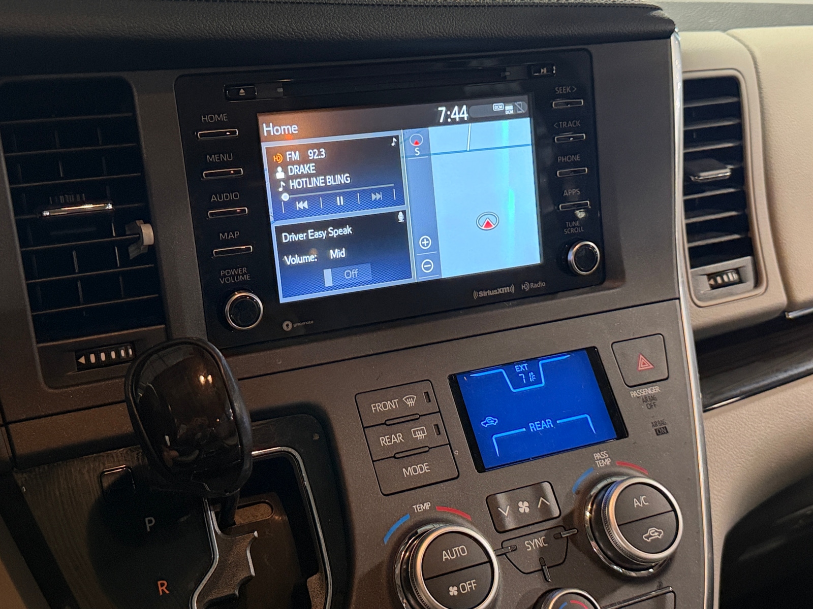 Thumbnail: 2019 Toyota Sienna - 4