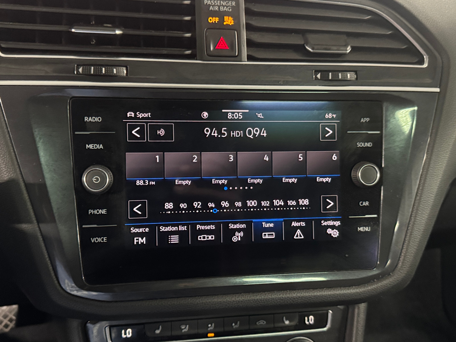 Thumbnail: 2021 Volkswagen Tiguan - 3