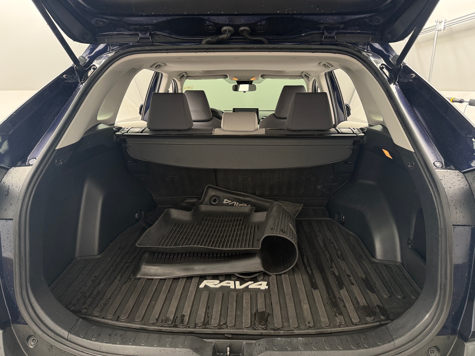 Thumbnail: 2019 Toyota RAV4 - 7
