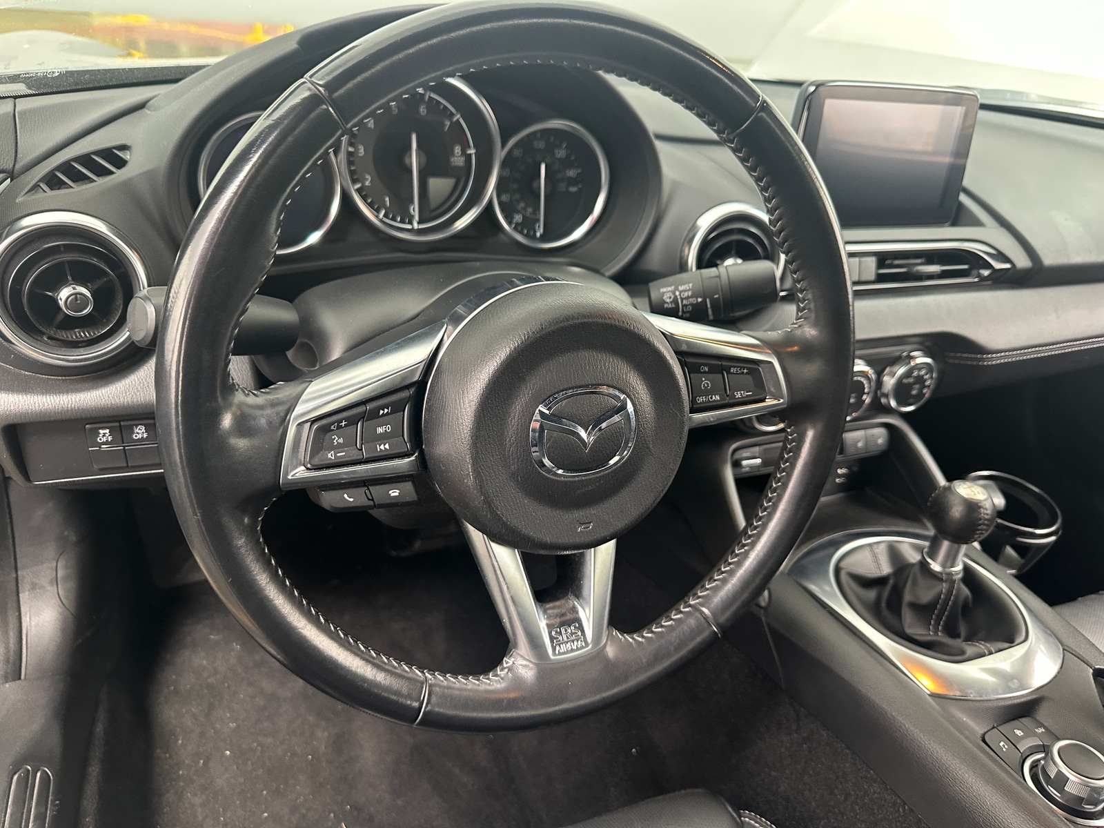 Thumbnail: 2021 Mazda MX-5 Miata - 4