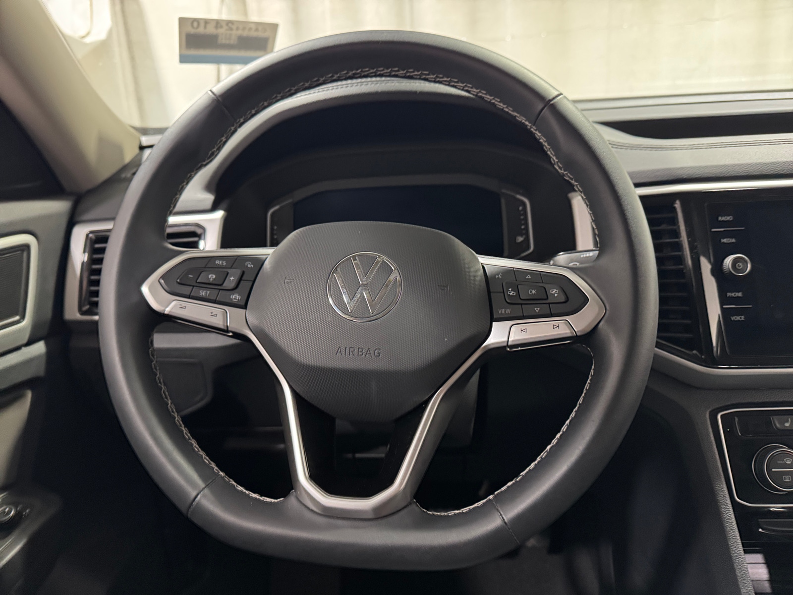 Thumbnail: 2022 Volkswagen Atlas - 4