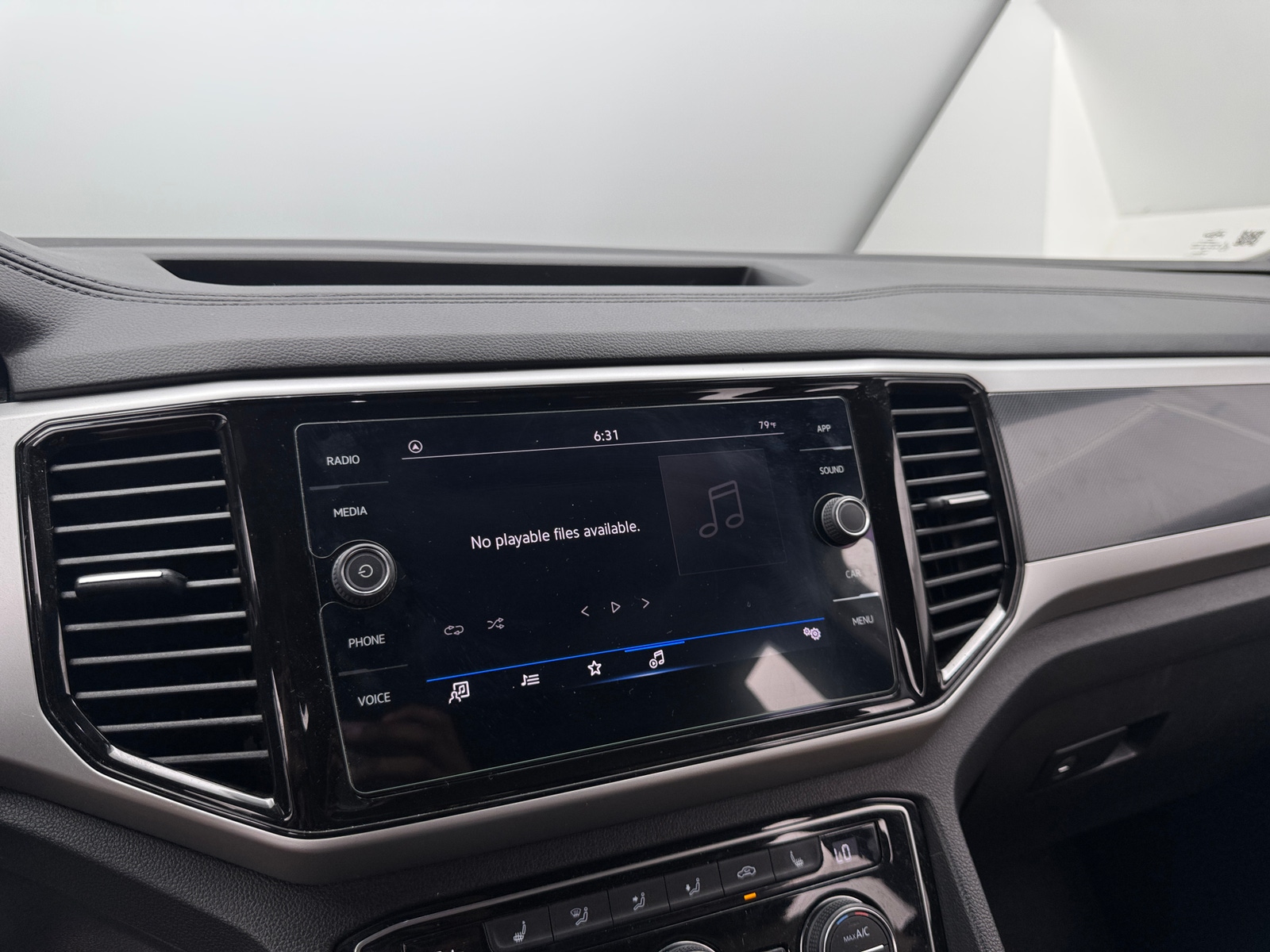 Thumbnail: 2022 Volkswagen Atlas - 4