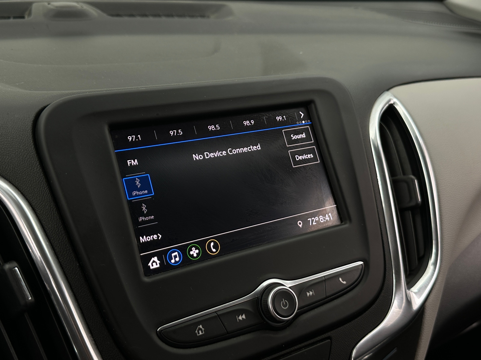 Thumbnail: 2020 Chevrolet Equinox - 4
