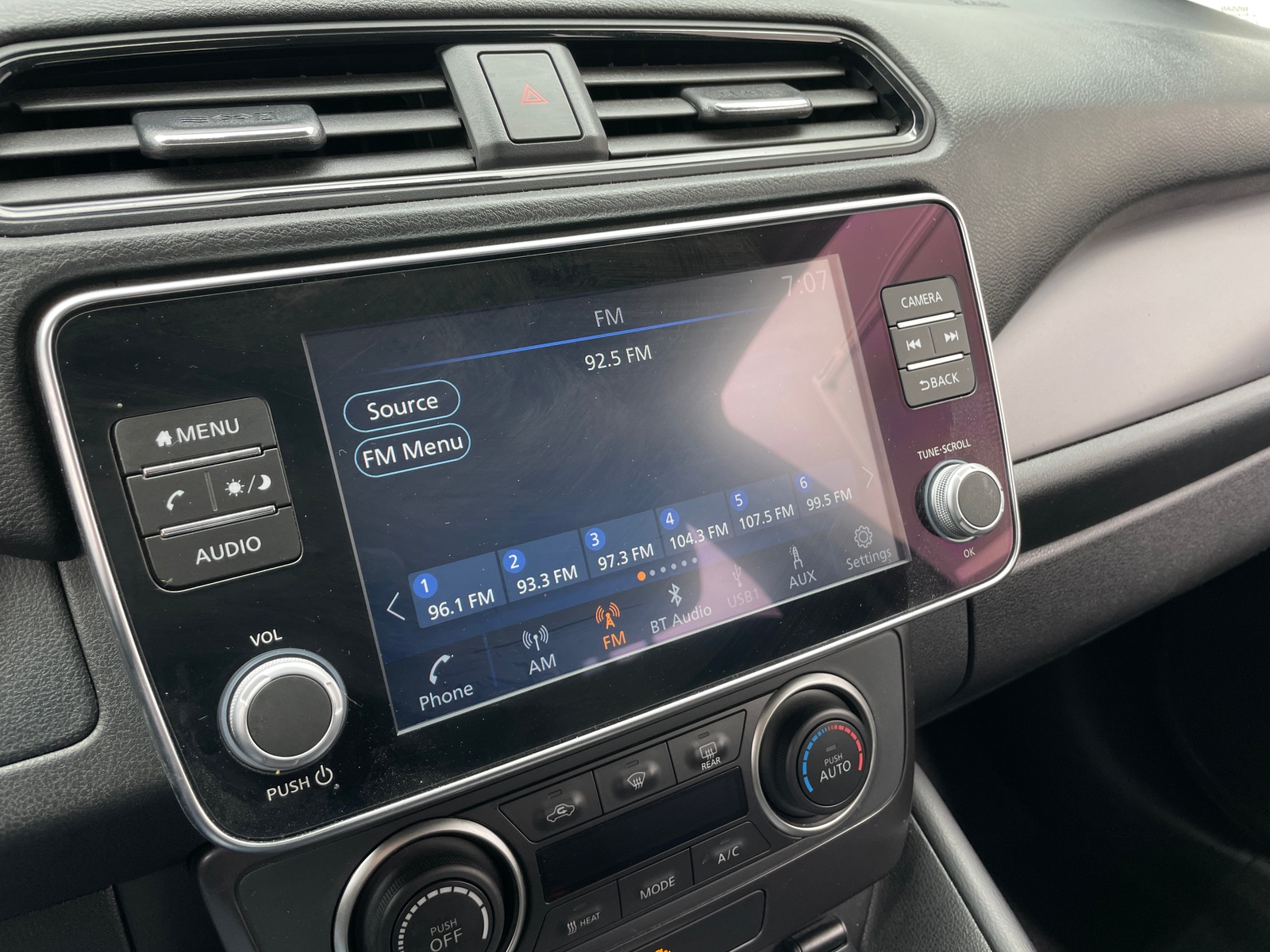 Thumbnail: 2025 Nissan Leaf - 4