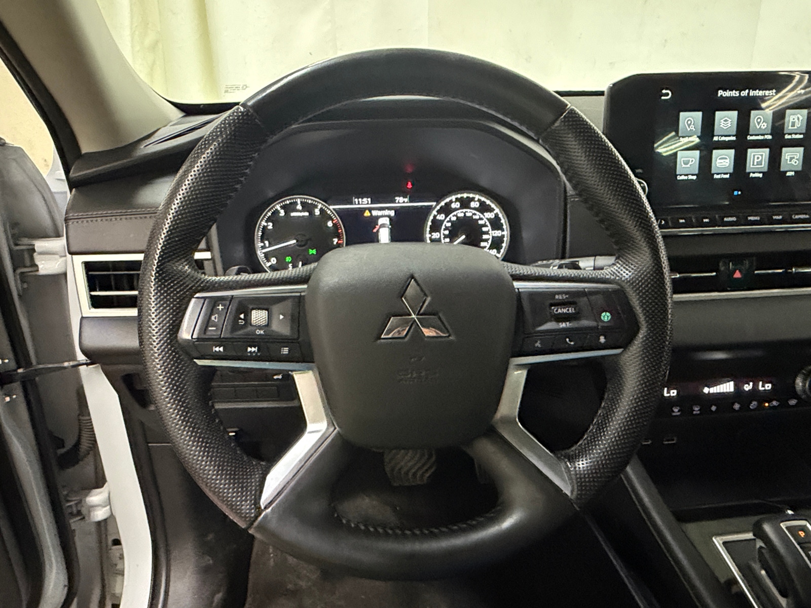 Thumbnail: 2022 Mitsubishi Outlander - 4