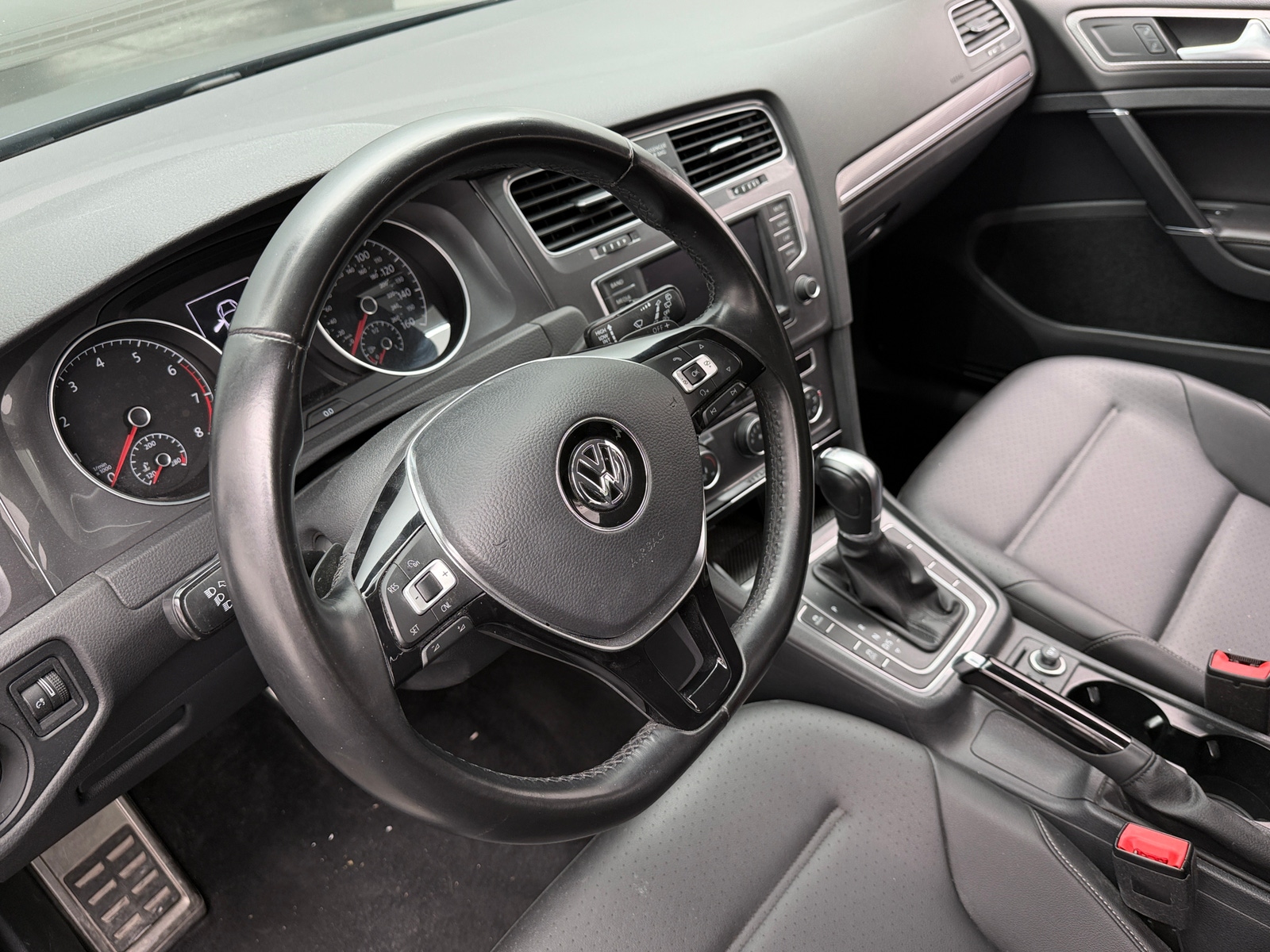 Thumbnail: 2017 Volkswagen Golf - 5