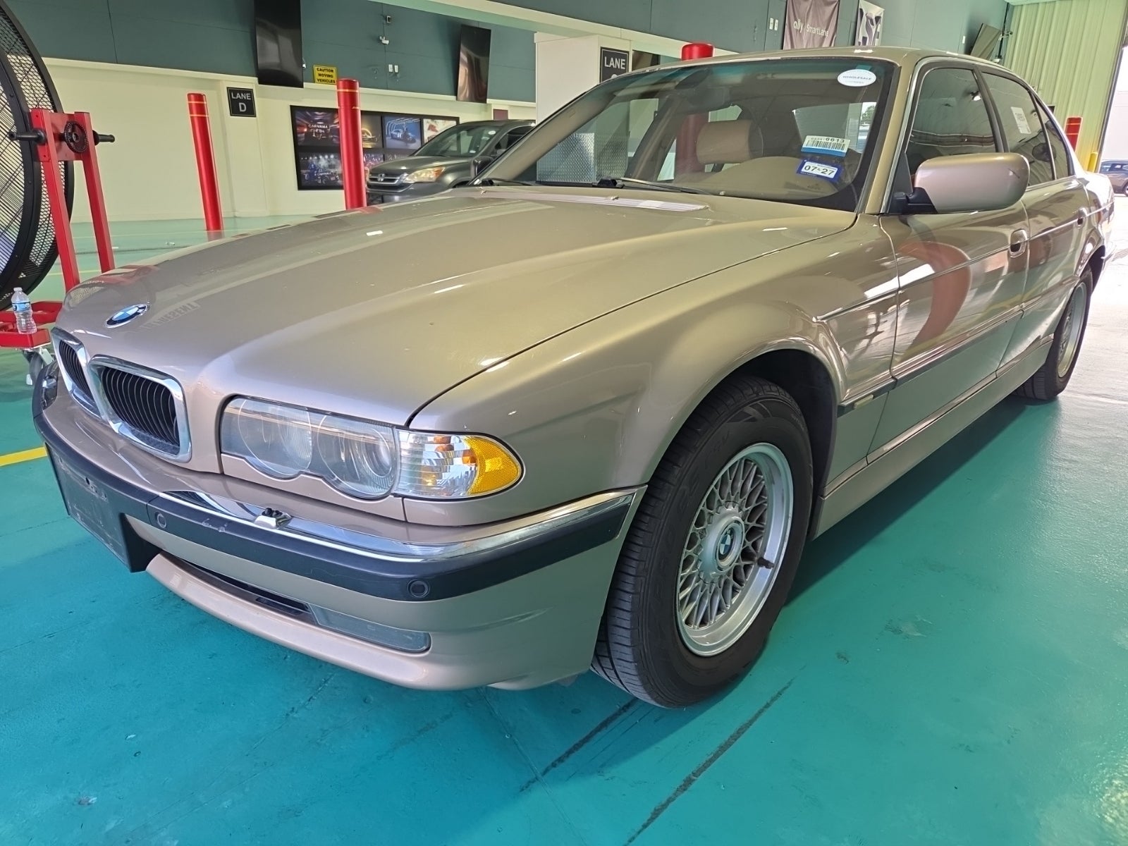 2001 BMW 740i