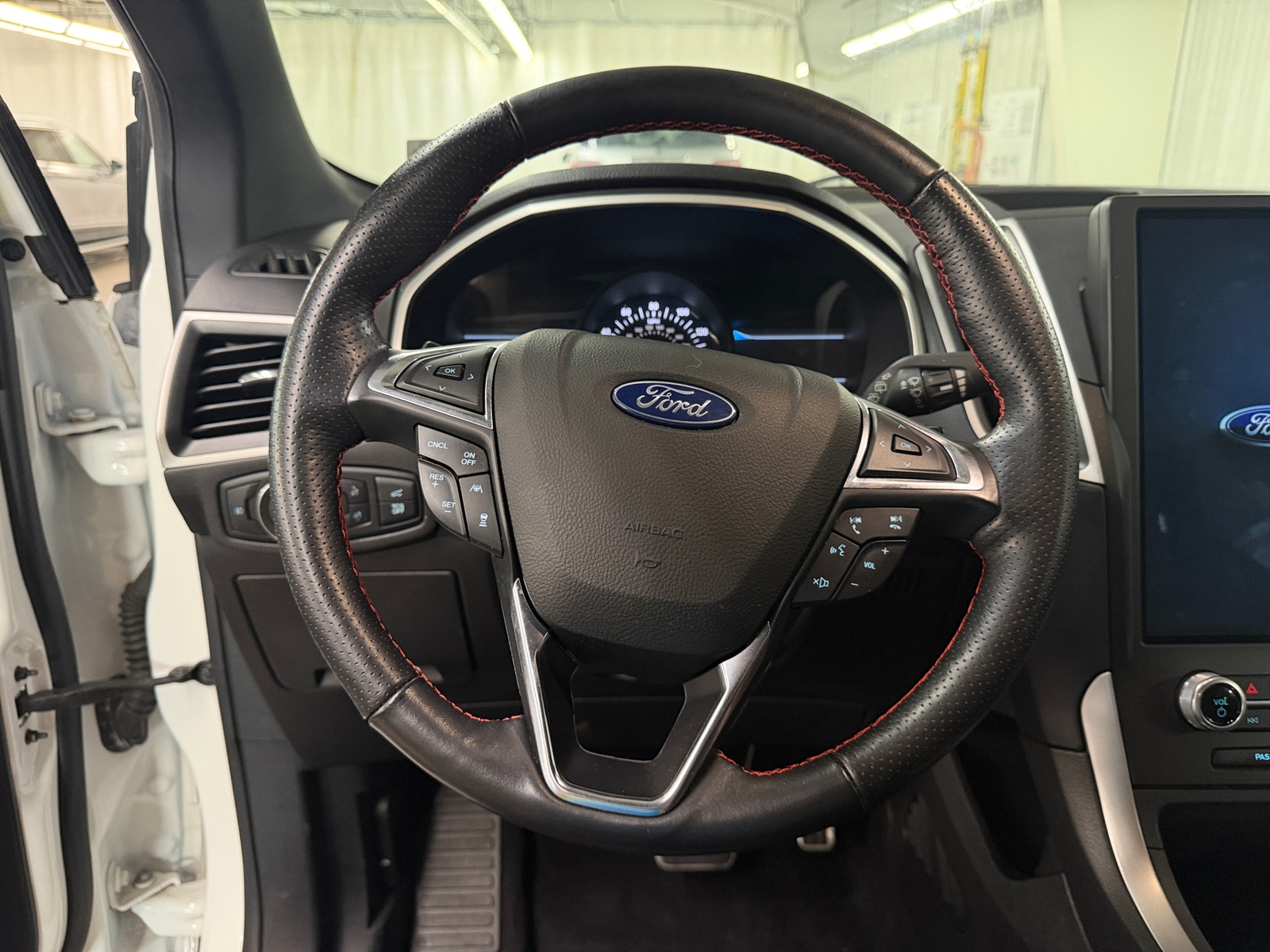 Thumbnail: 2021 Ford Edge - 4