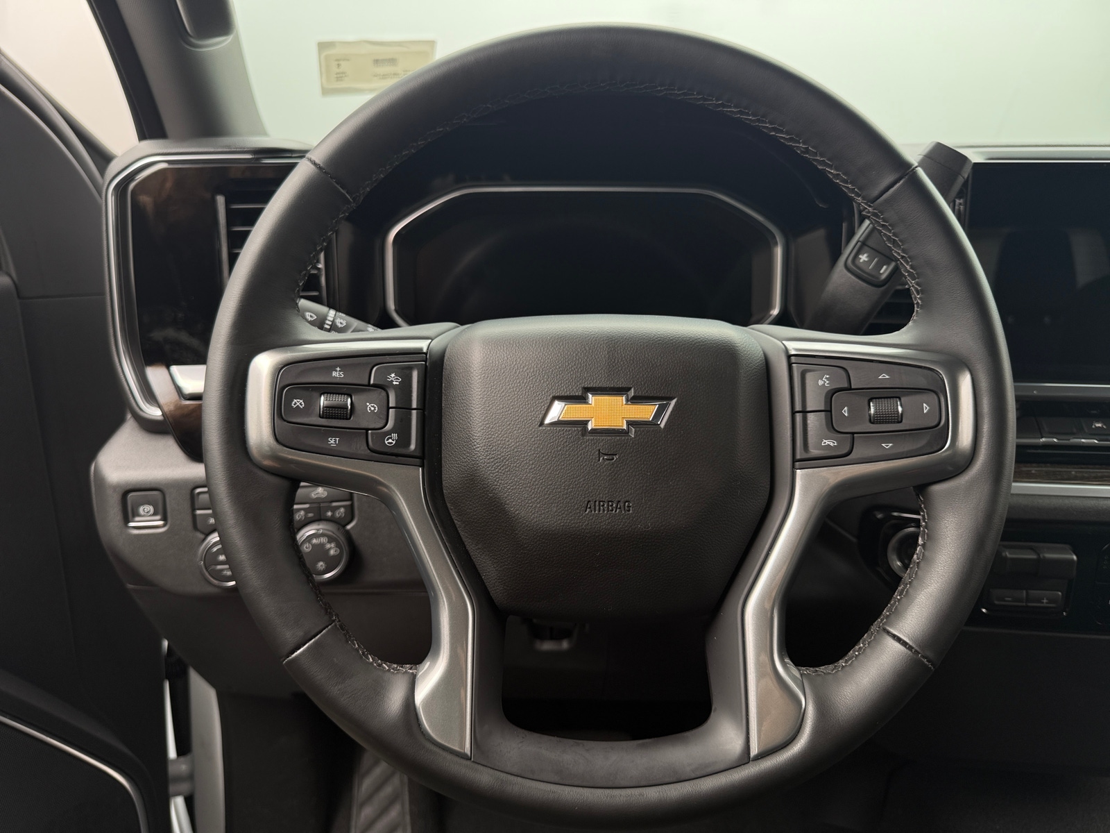 Thumbnail: 2026 Chevrolet Silverado 1500 - 5