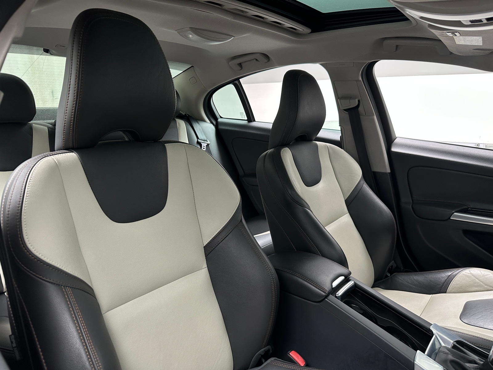 Thumbnail: 2016 Volvo S60 - 2