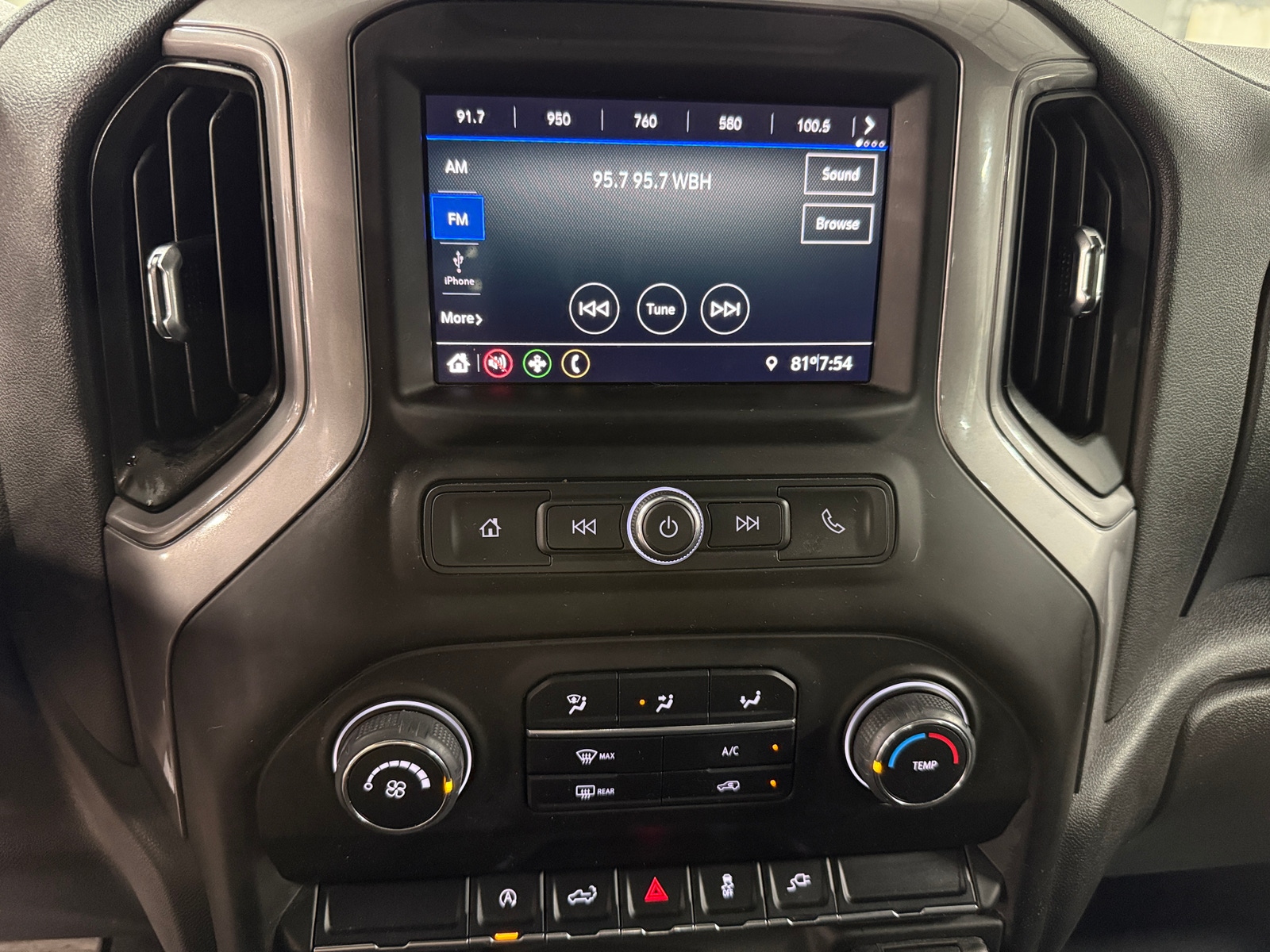 Thumbnail: 2021 Chevrolet Silverado 1500 - 4