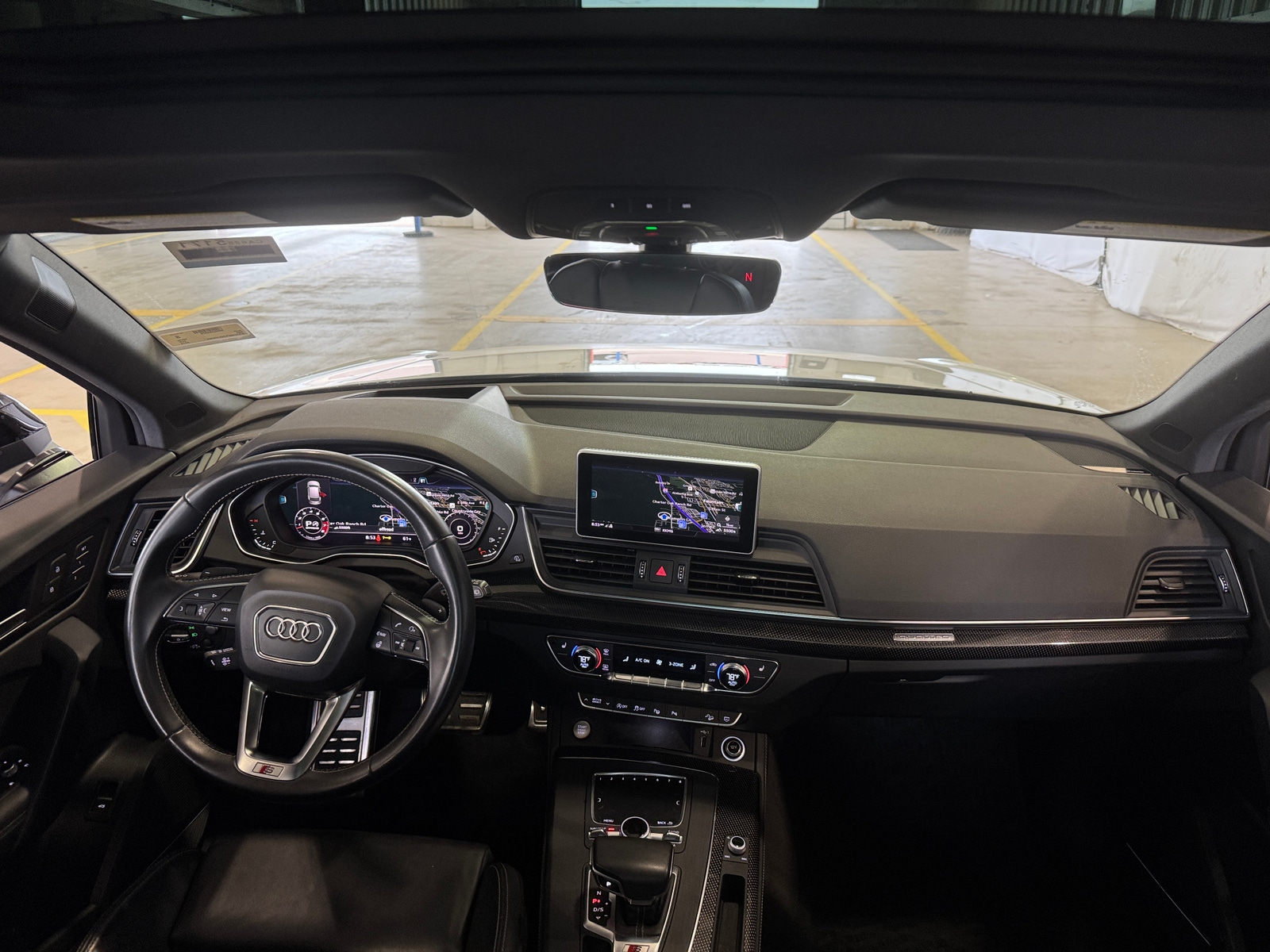 Thumbnail: 2019 Audi SQ5 - 3