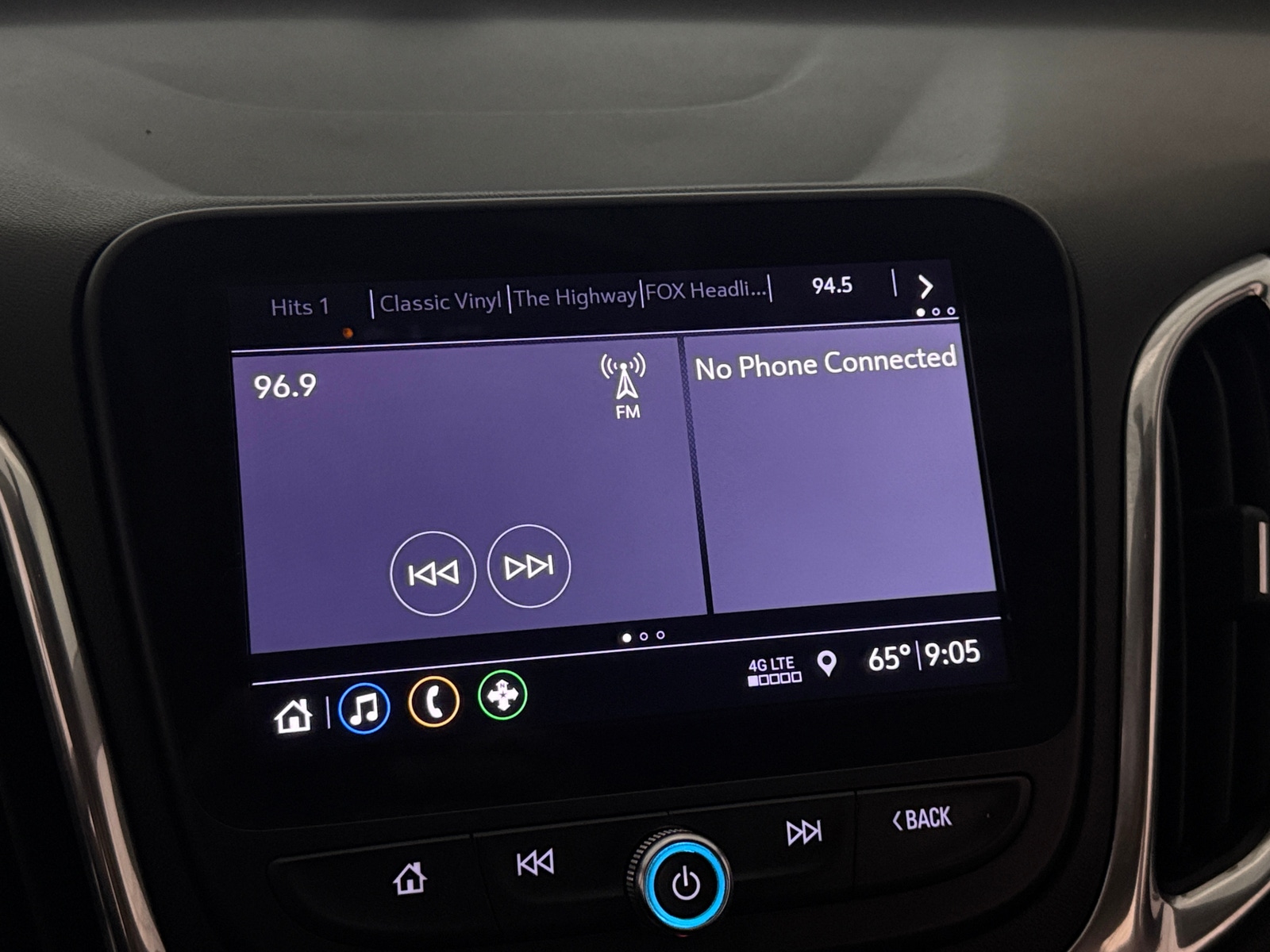 Thumbnail: 2019 Chevrolet Equinox - 3