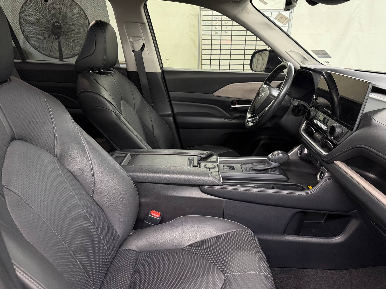 Thumbnail: 2024 Toyota Grand Highlander - 2