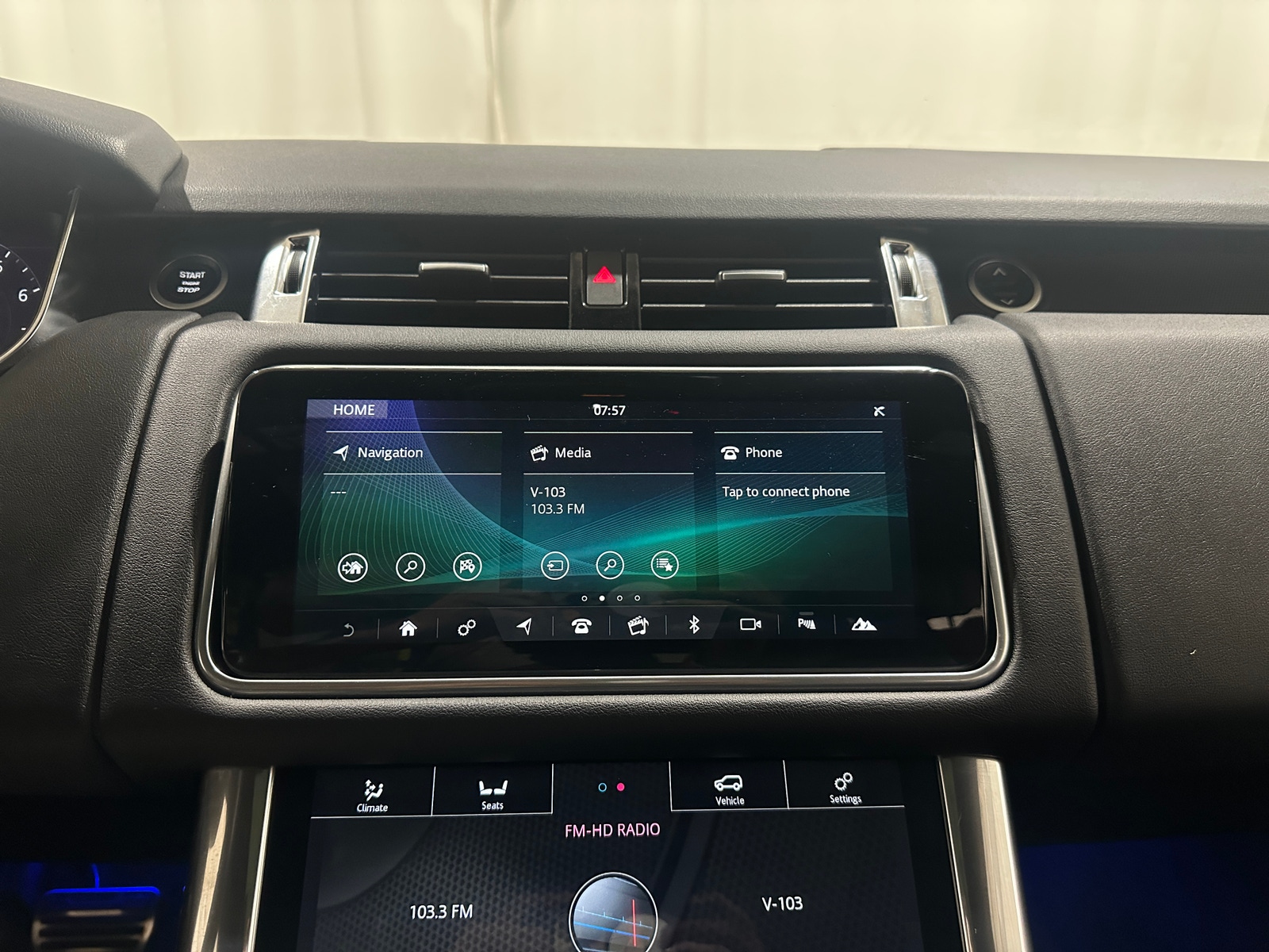 Thumbnail: 2021 Land Rover Range Rover Sport - 4