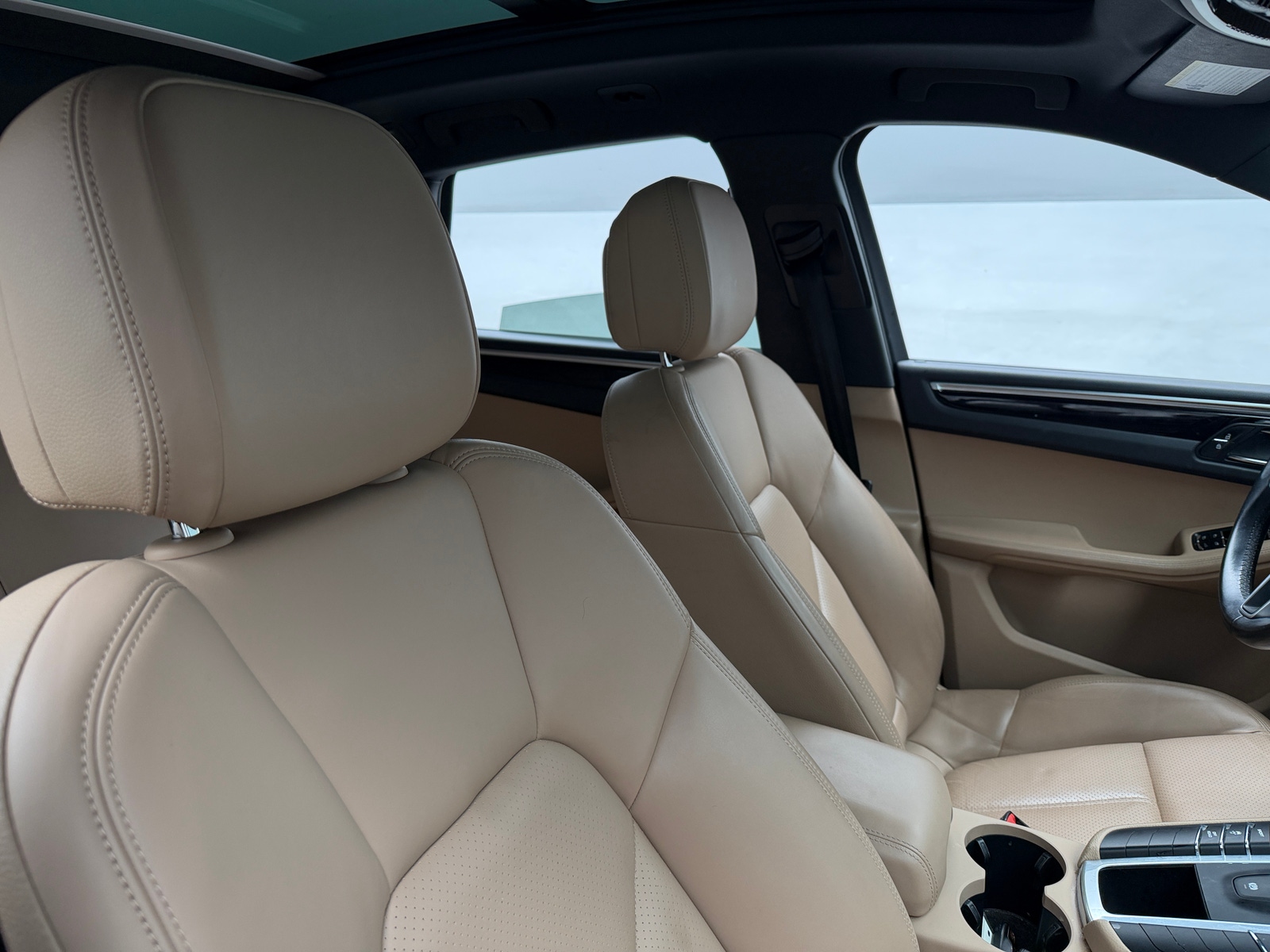 Thumbnail: 2021 Porsche Macan - 2