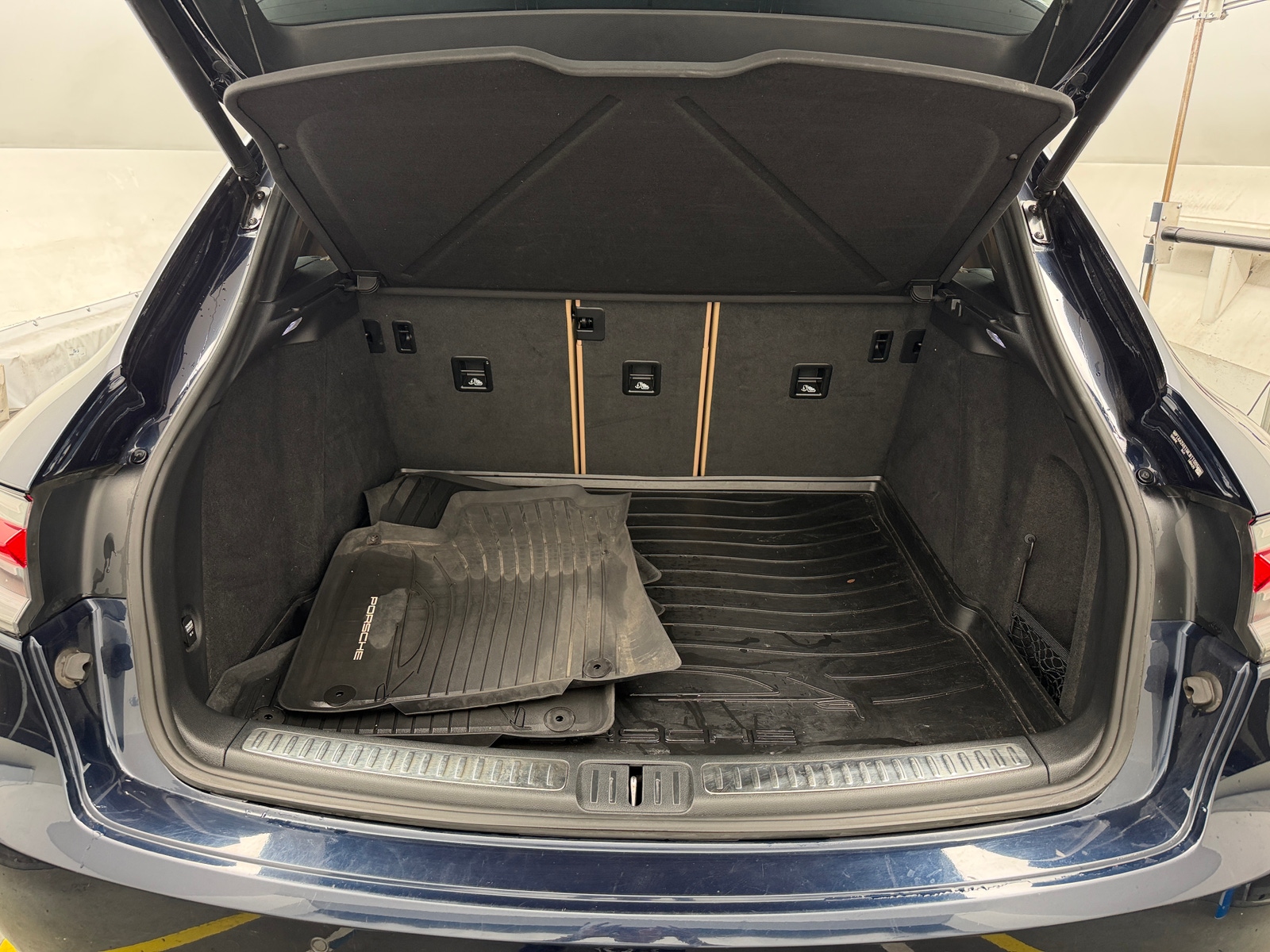 Thumbnail: 2021 Porsche Macan - 7