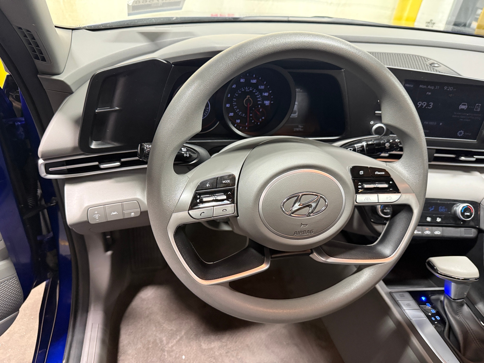 Thumbnail: 2023 Hyundai Elantra - 5