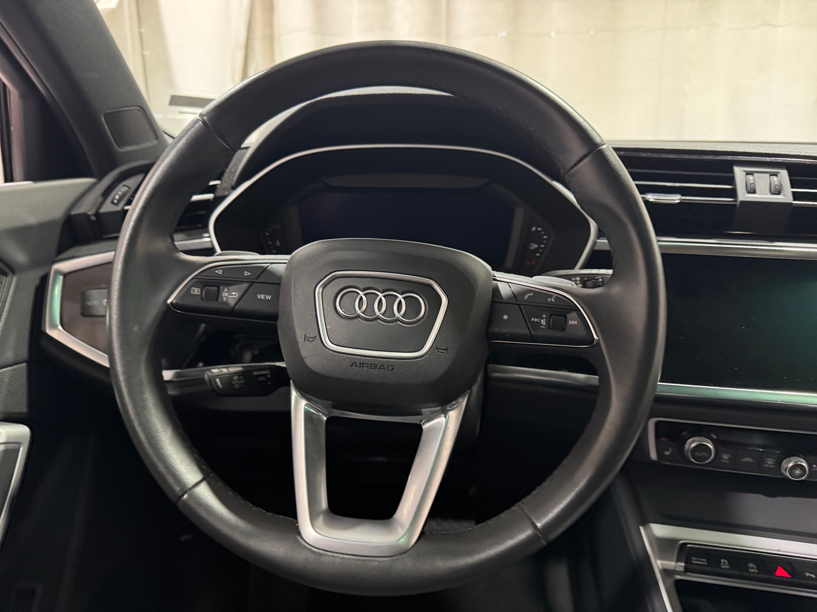 Thumbnail: 2025 Audi Q3 - 4