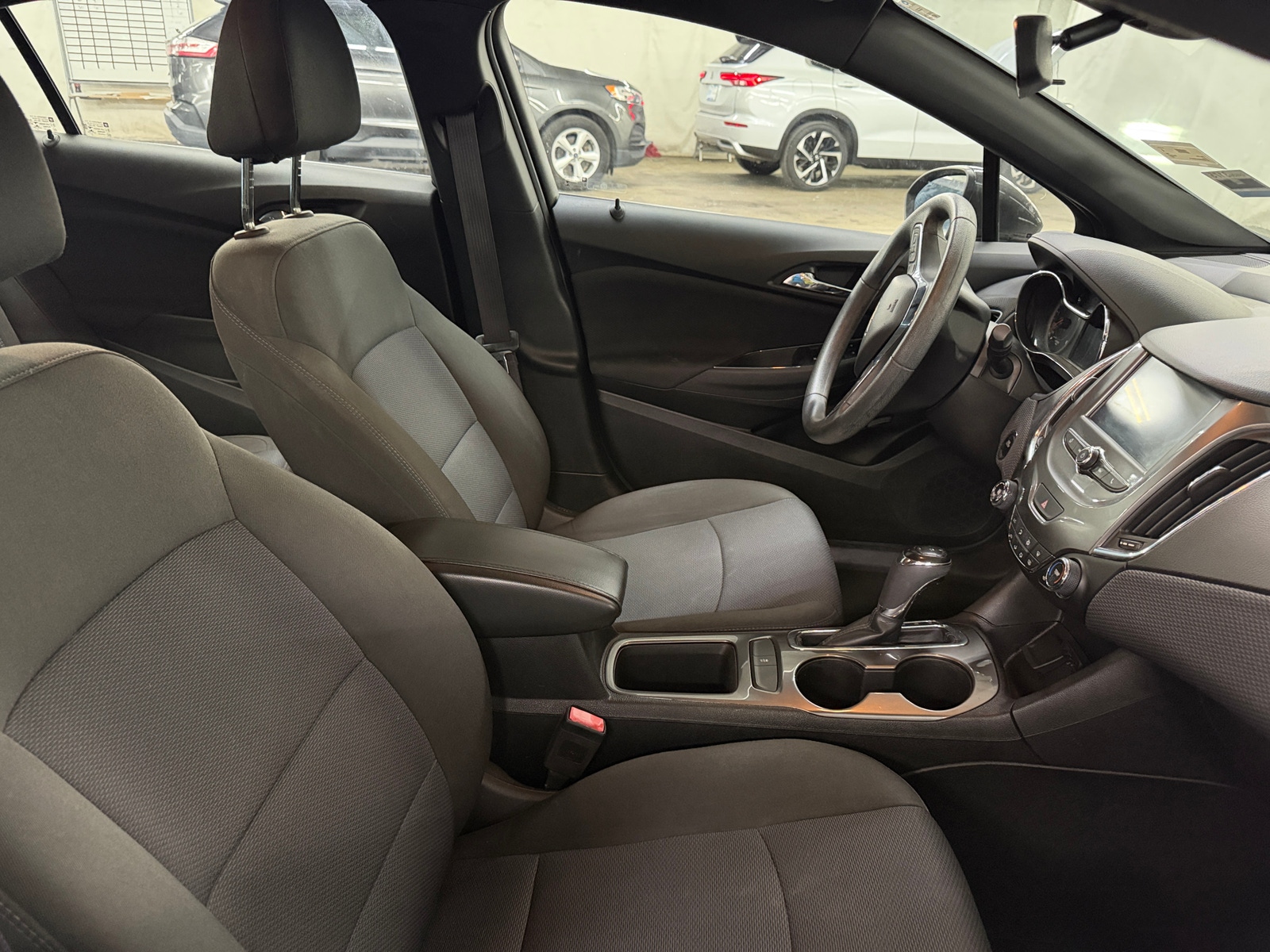 Thumbnail: 2017 Chevrolet Cruze - 2