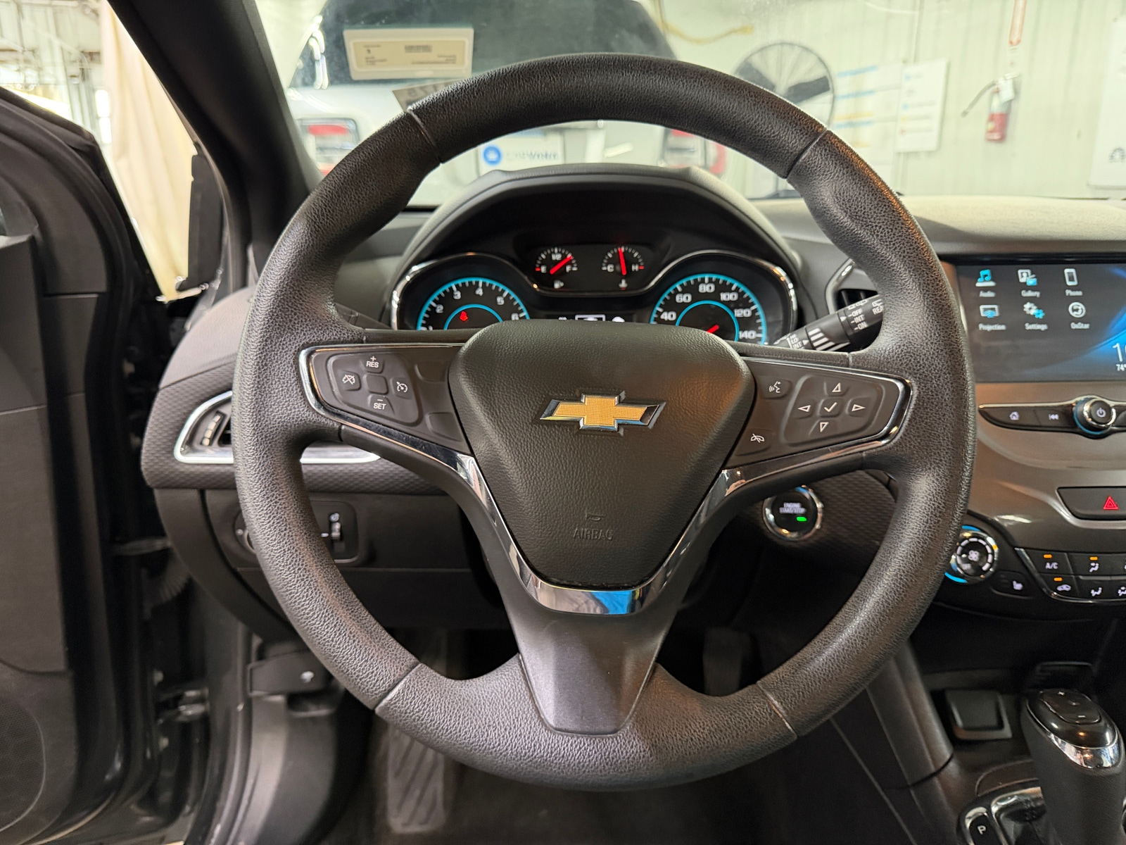Thumbnail: 2017 Chevrolet Cruze - 5