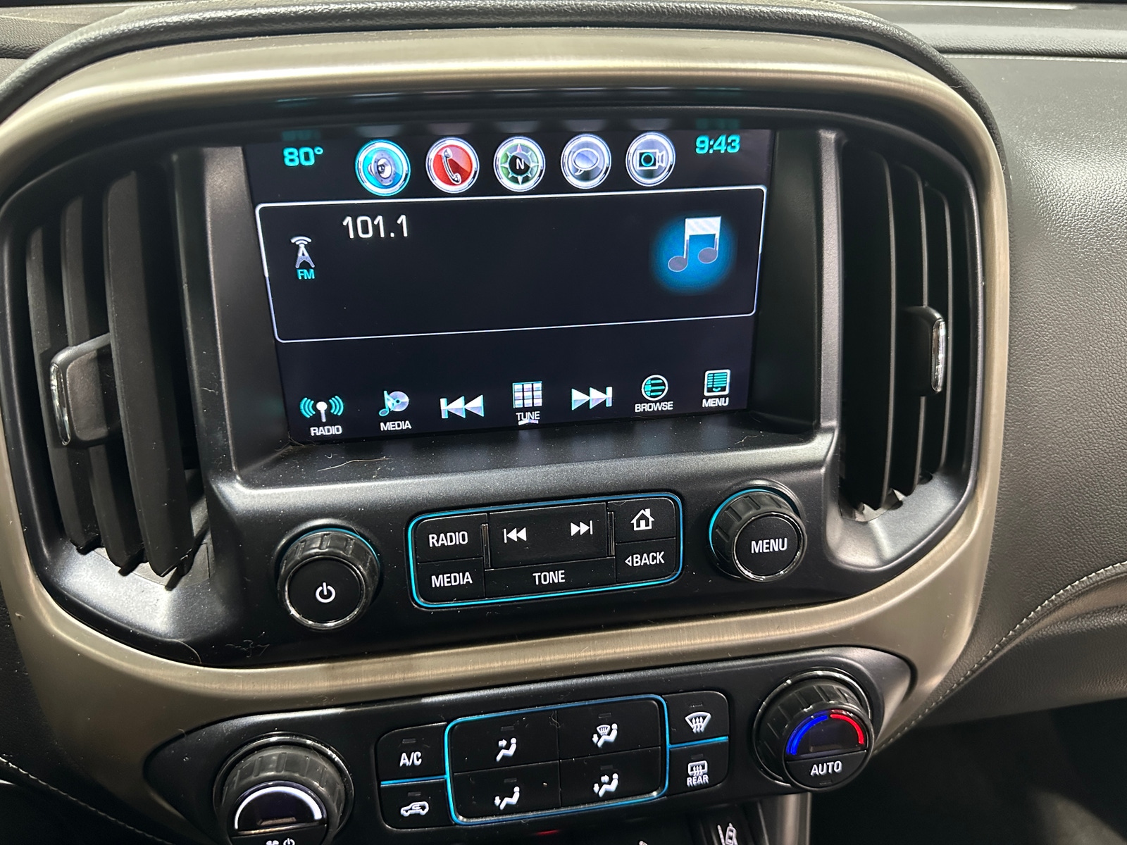 Thumbnail: 2018 GMC Canyon - 3