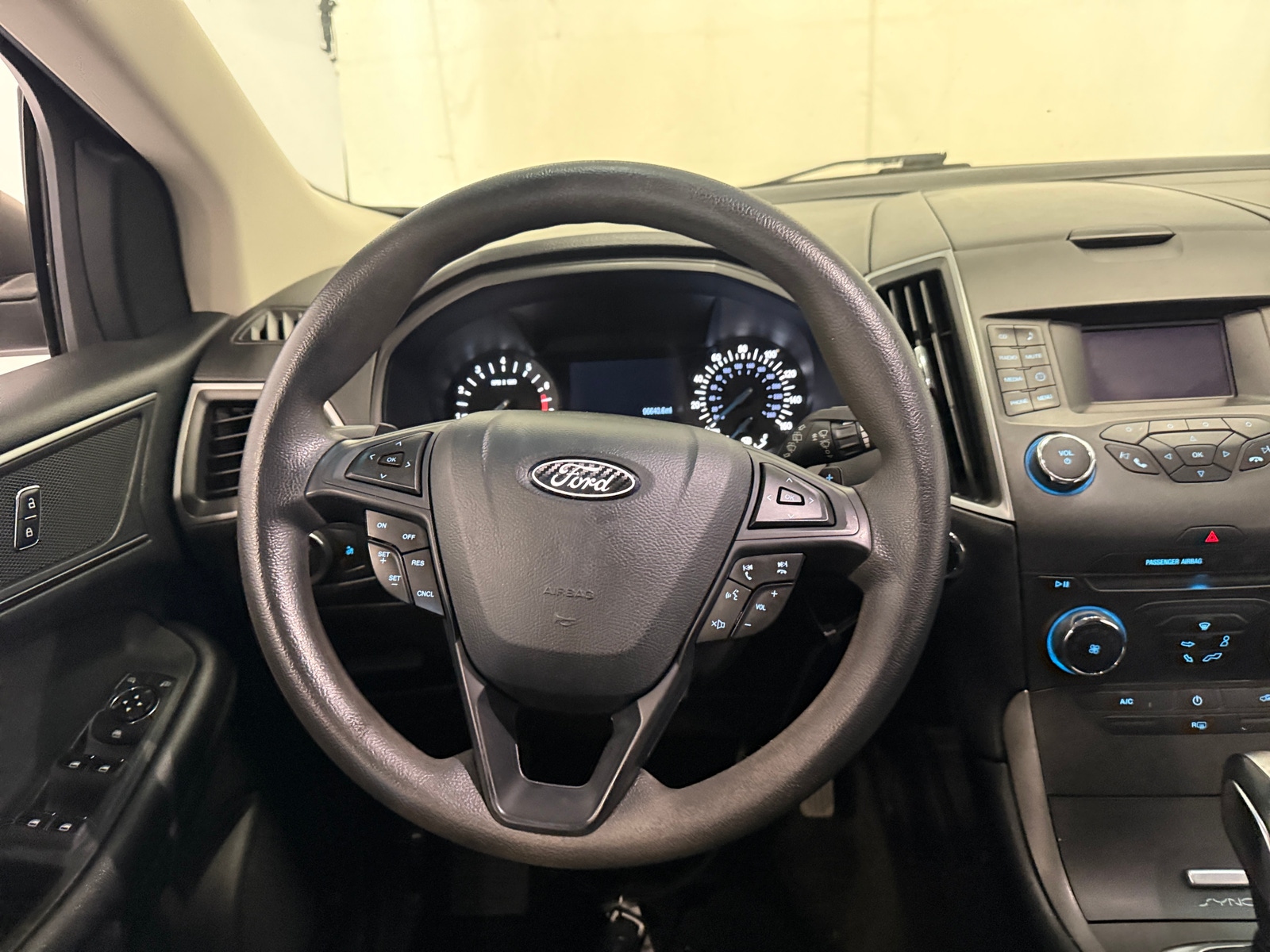 Thumbnail: 2017 Ford Edge - 5