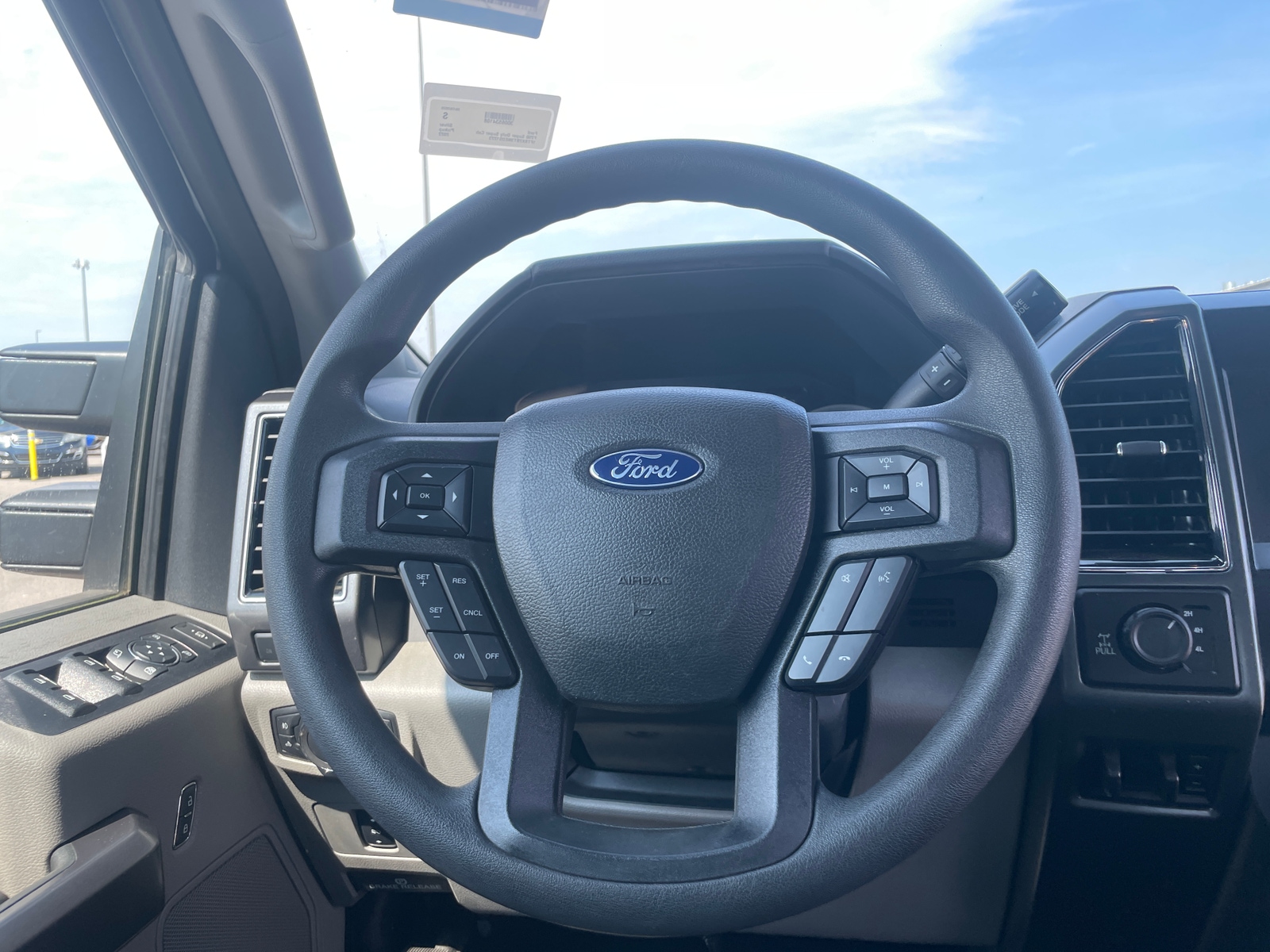 Thumbnail: 2022 Ford Econoline - 5