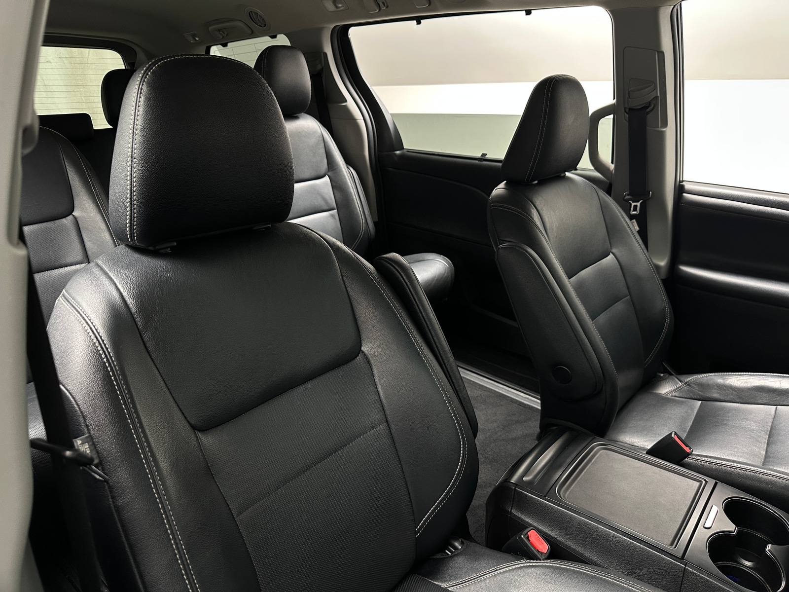 Thumbnail: 2015 Toyota Sienna - 2