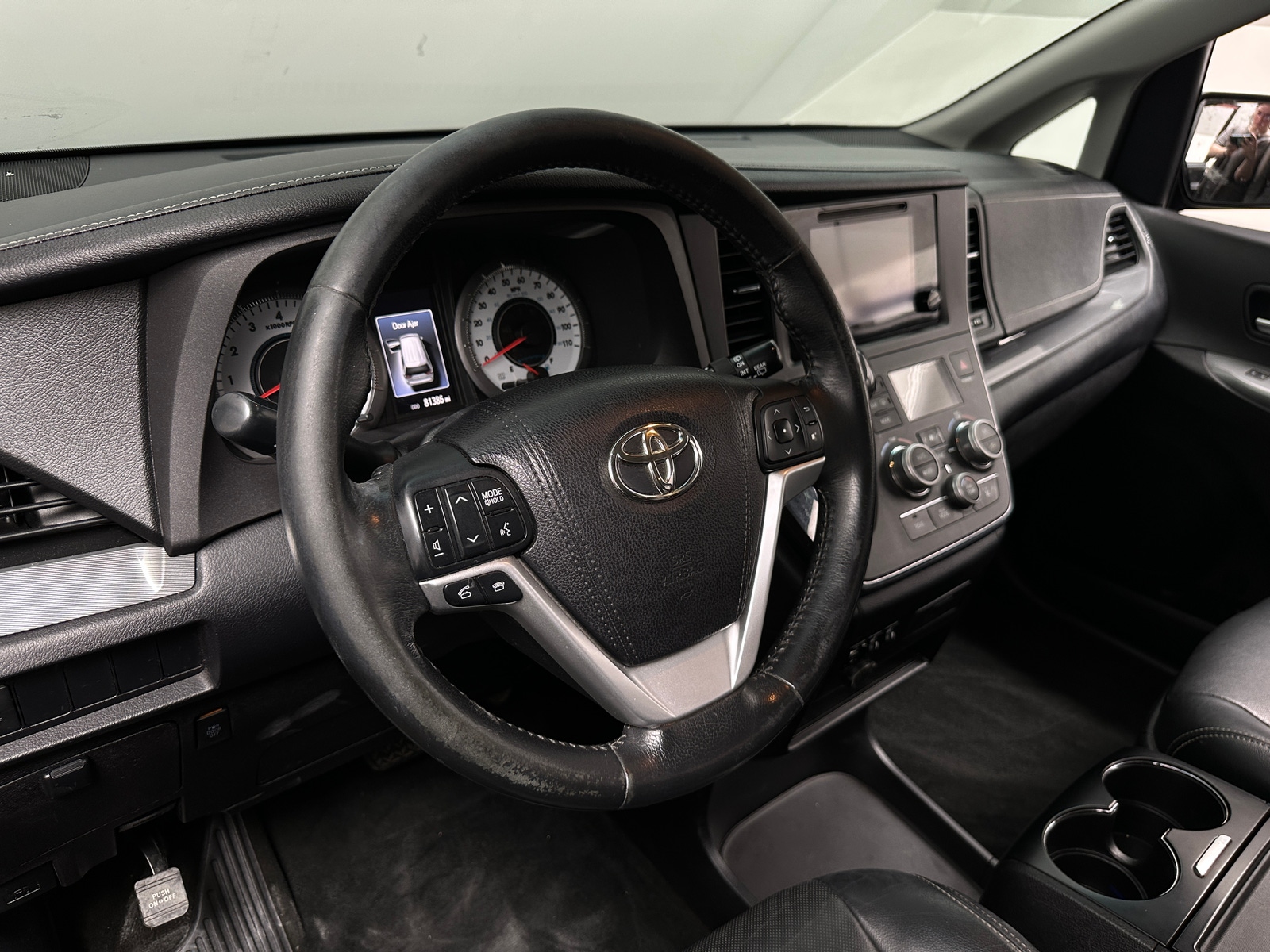 Thumbnail: 2015 Toyota Sienna - 5