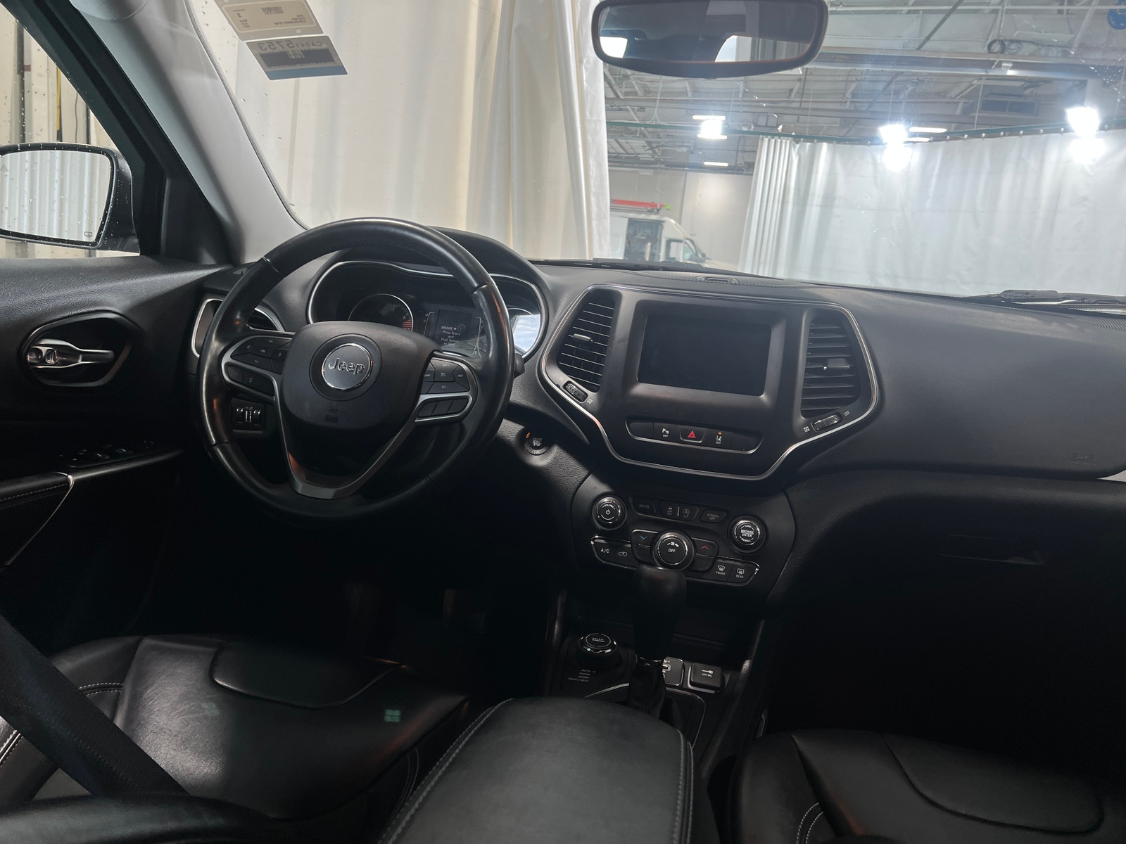 Thumbnail: 2021 Jeep Cherokee - 3