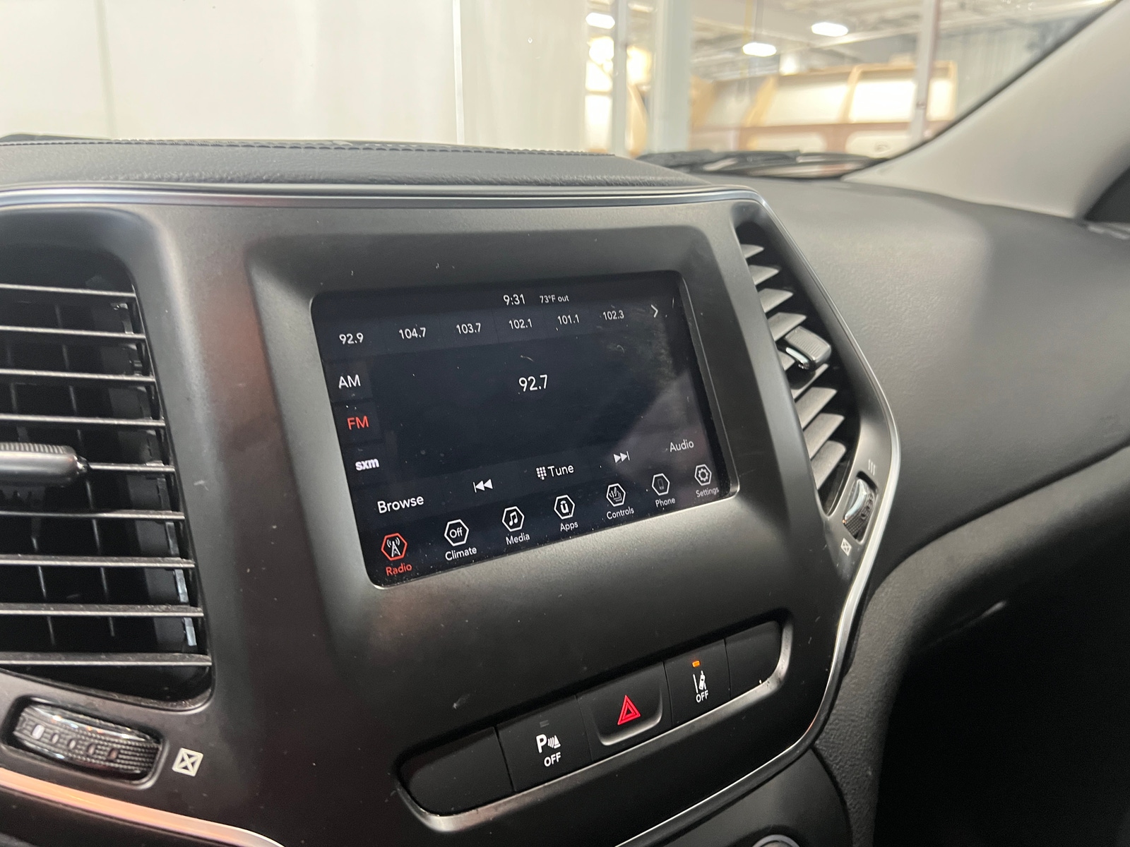 Thumbnail: 2021 Jeep Cherokee - 4