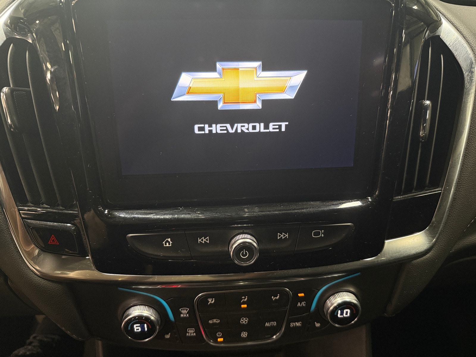 Thumbnail: 2024 Chevrolet Traverse - 4